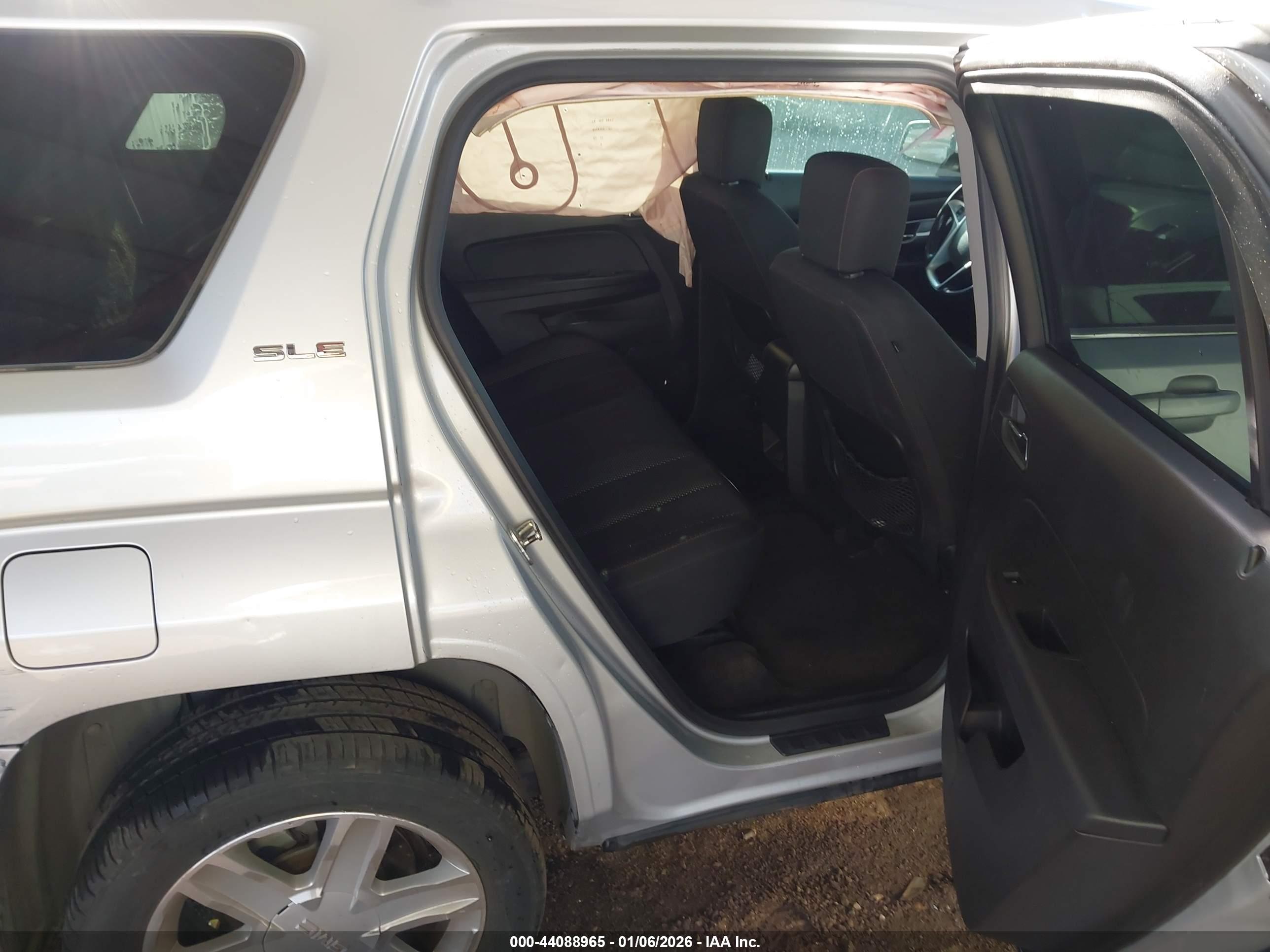 GMC TERRAIN image 8