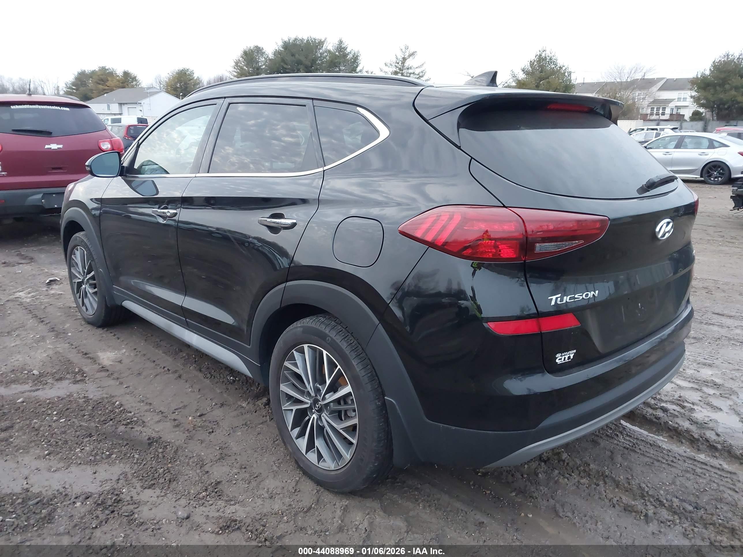 HYUNDAI TUCSON image 3