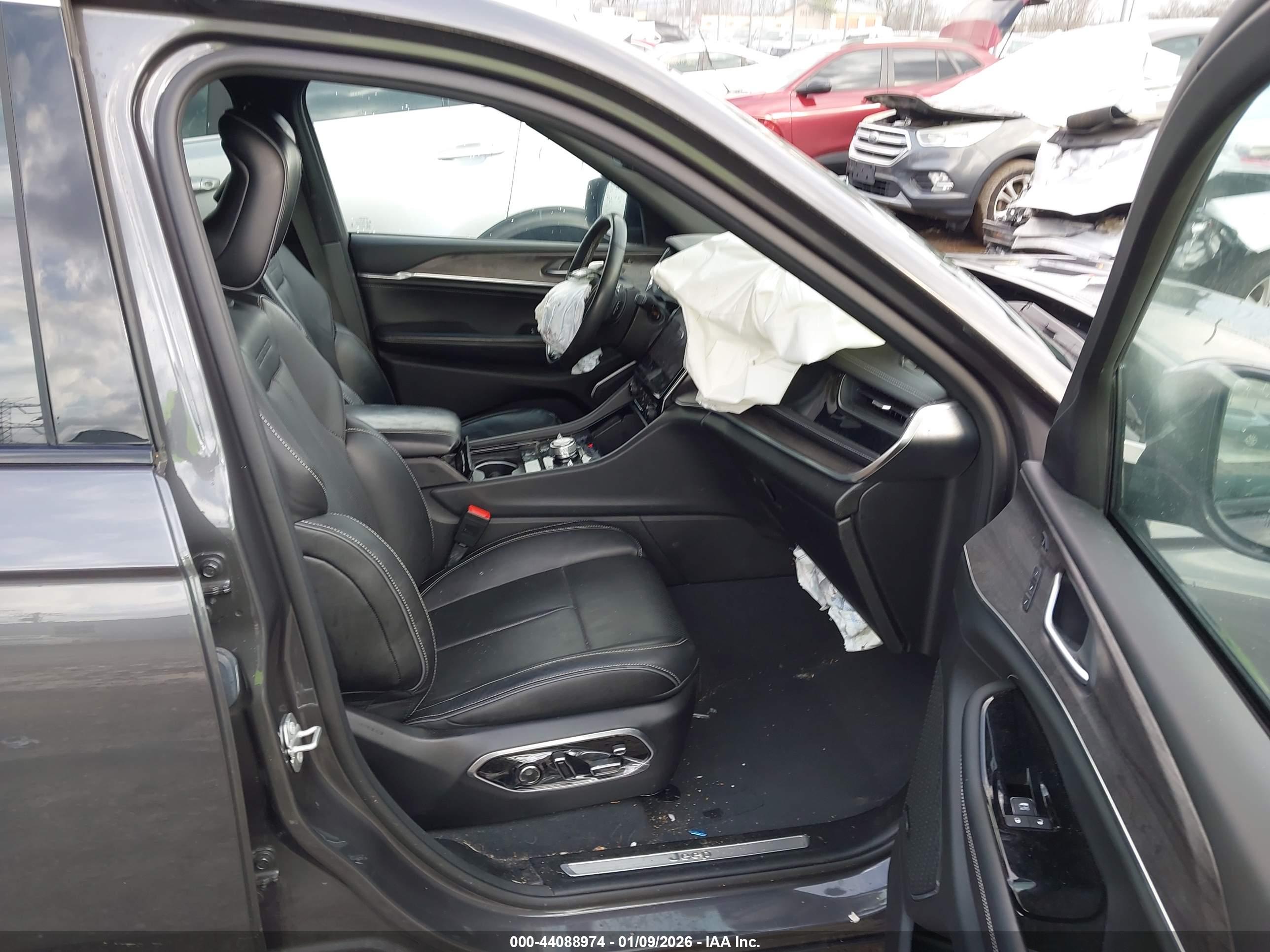 JEEP GRAND image 5