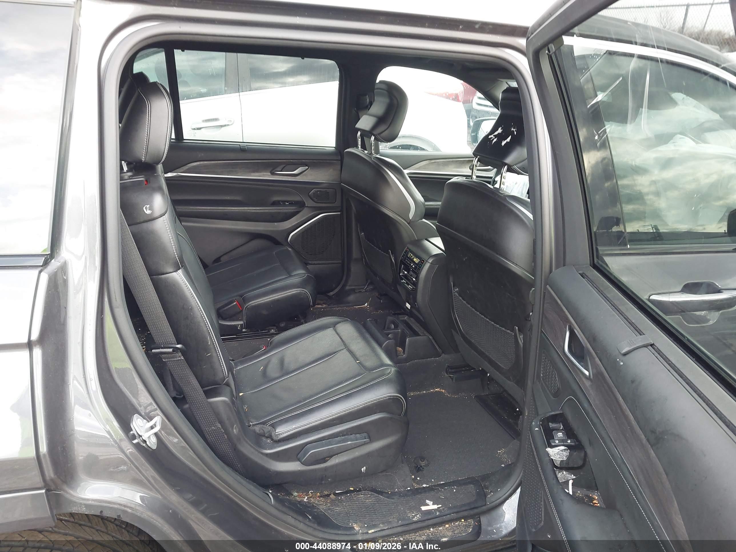 JEEP GRAND image 8