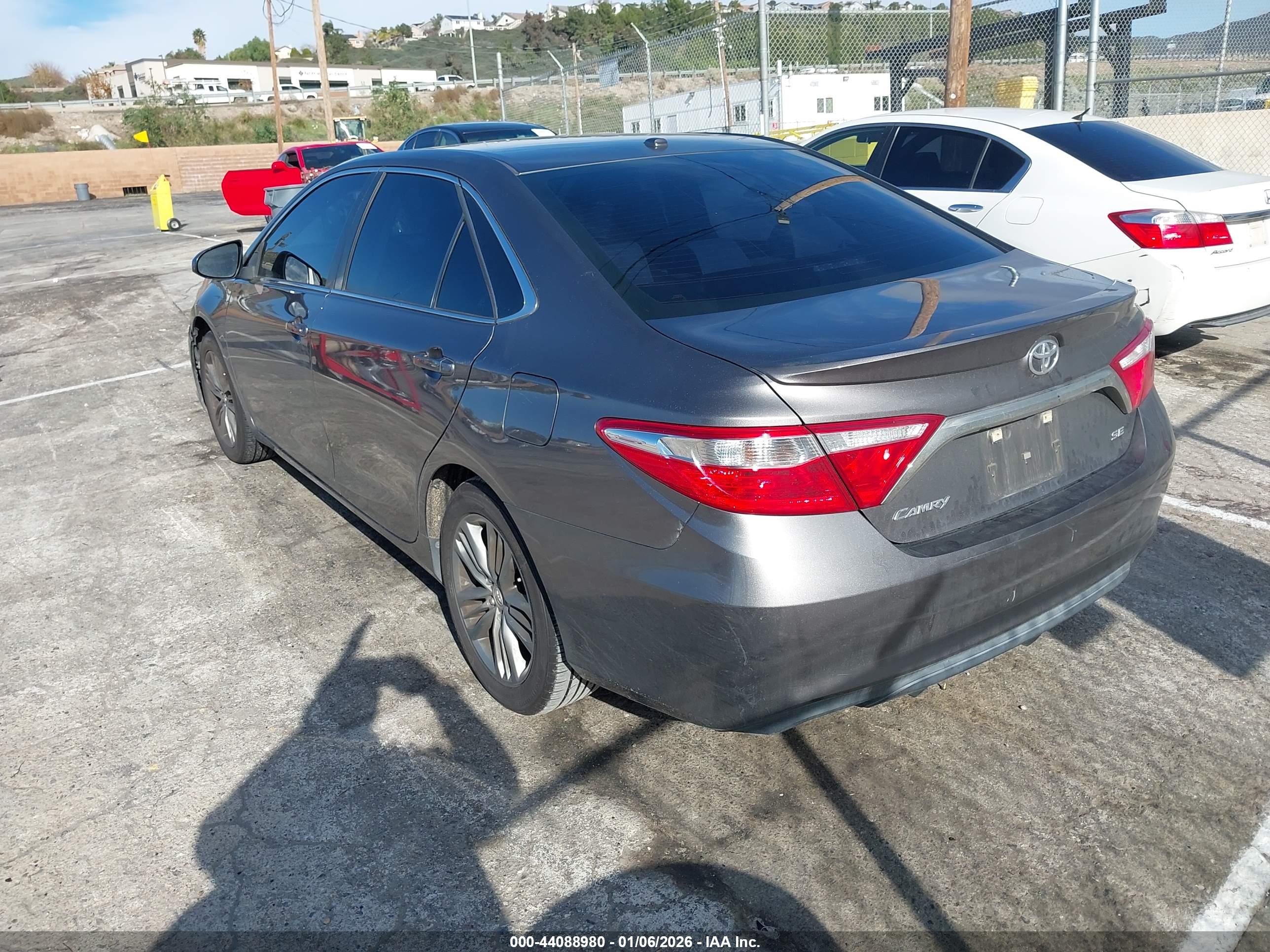 TOYOTA CAMRY image 3