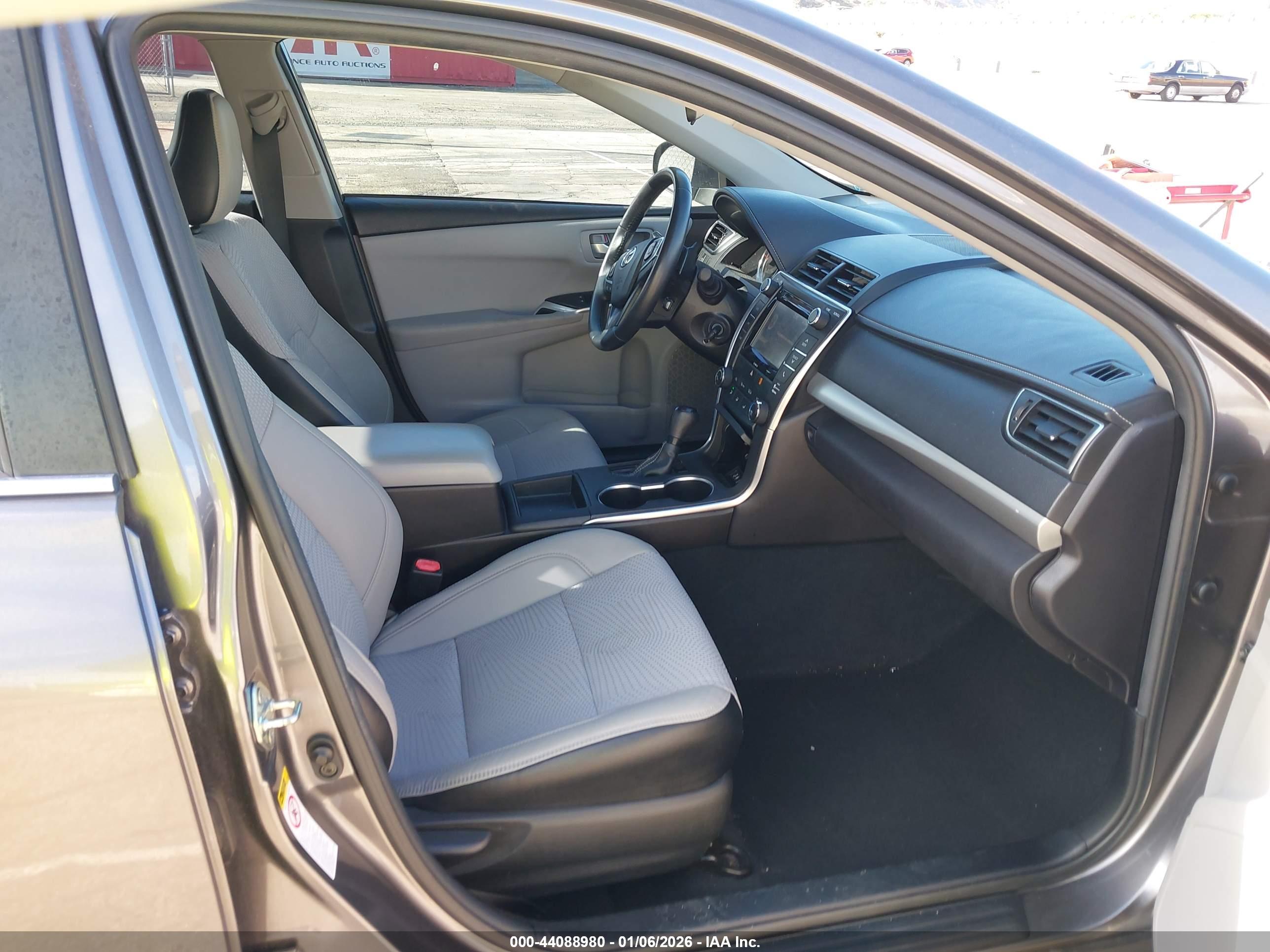 TOYOTA CAMRY image 5