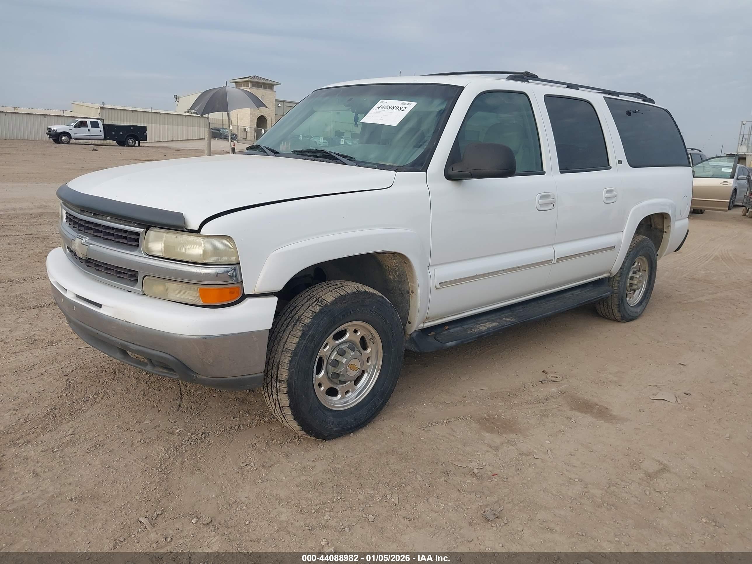 CHEVROLET SUBURBAN image 2