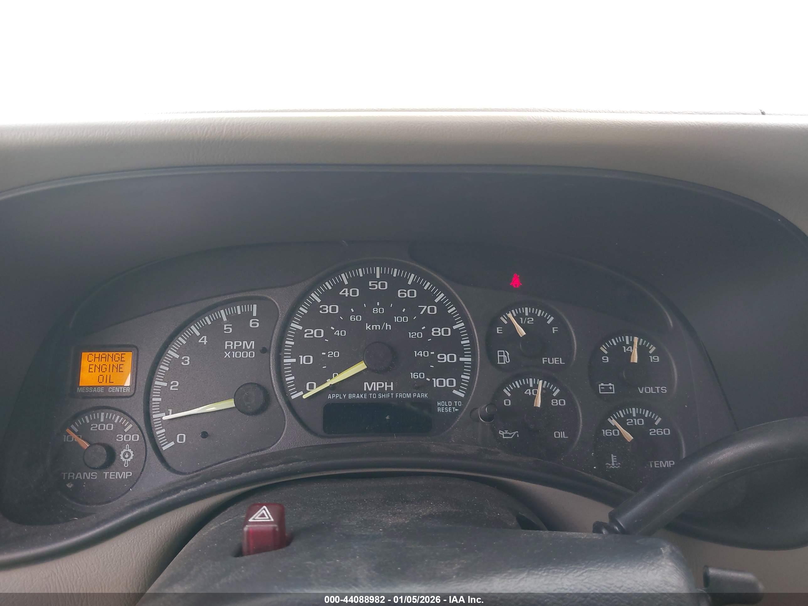 CHEVROLET SUBURBAN image 7
