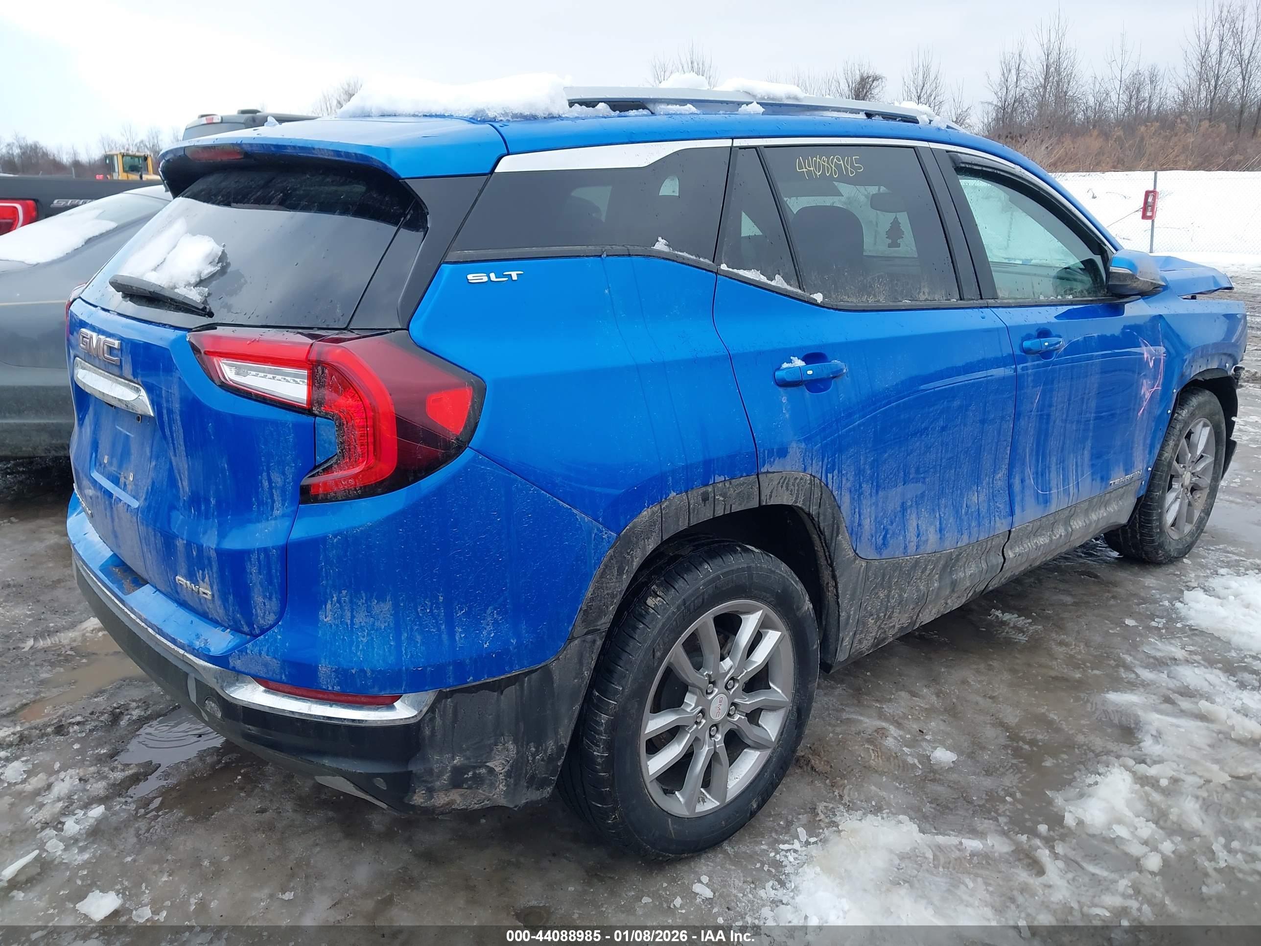 GMC TERRAIN image 4