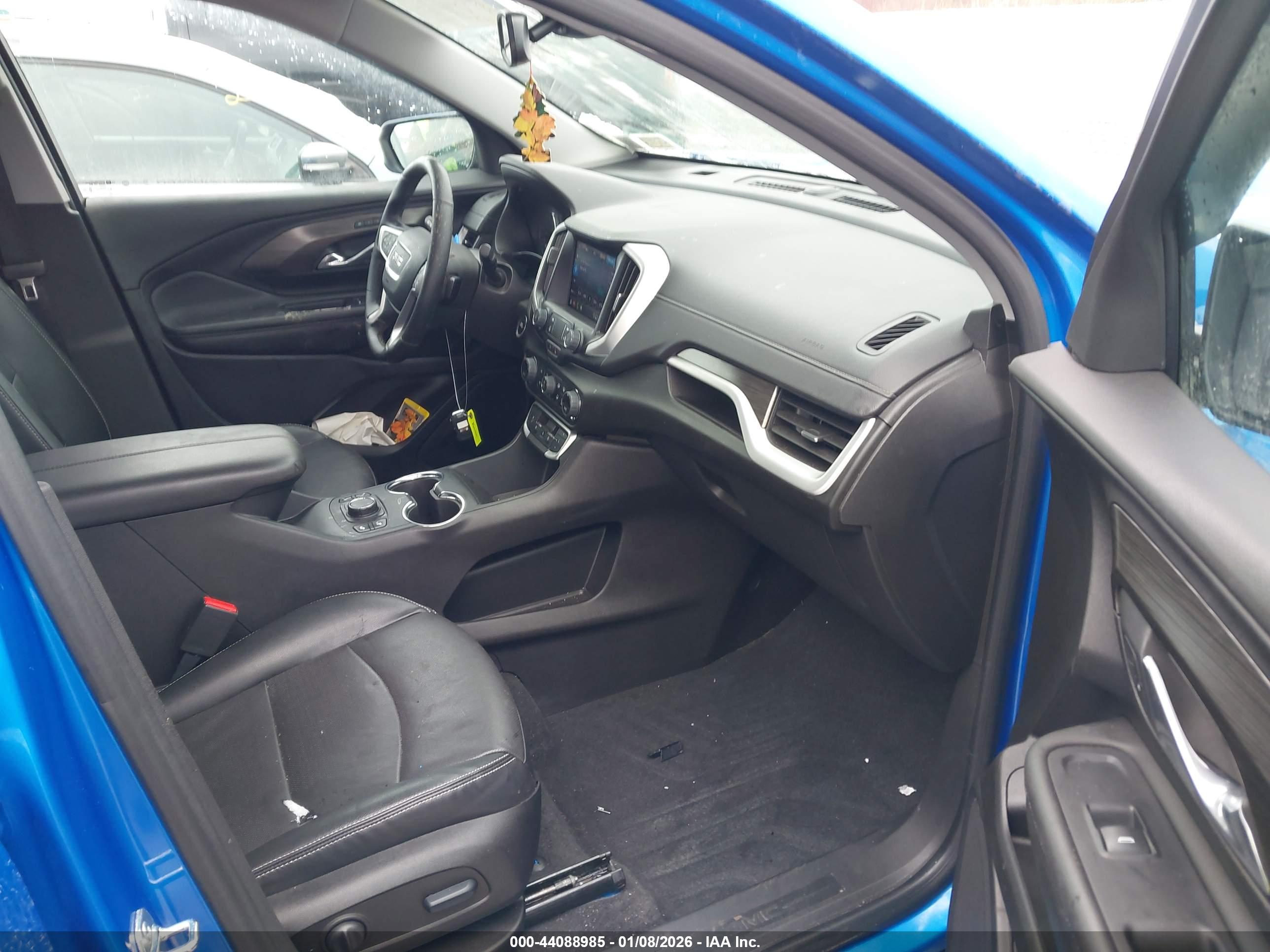 GMC TERRAIN image 5