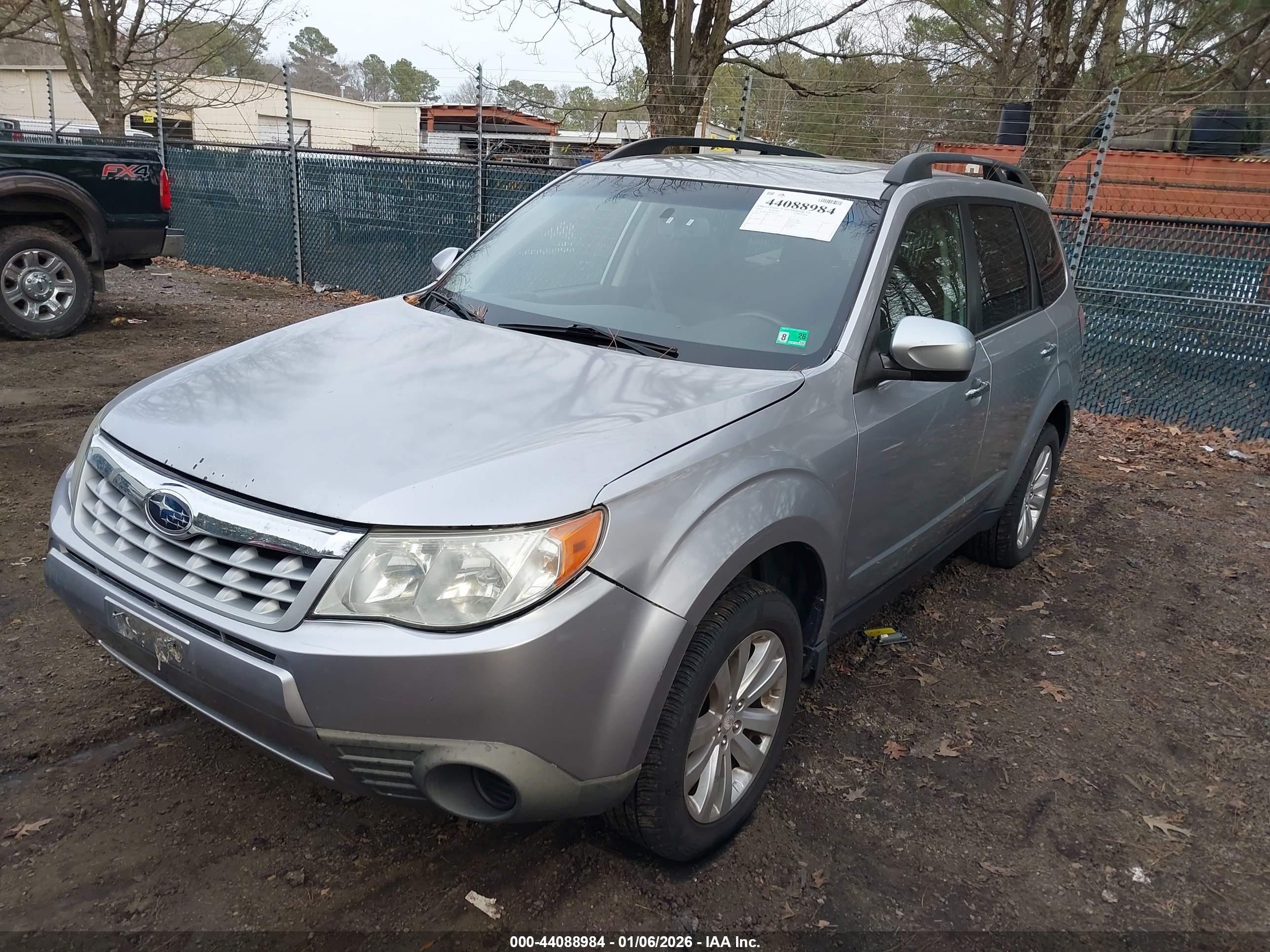 SUBARU FORESTER image 2
