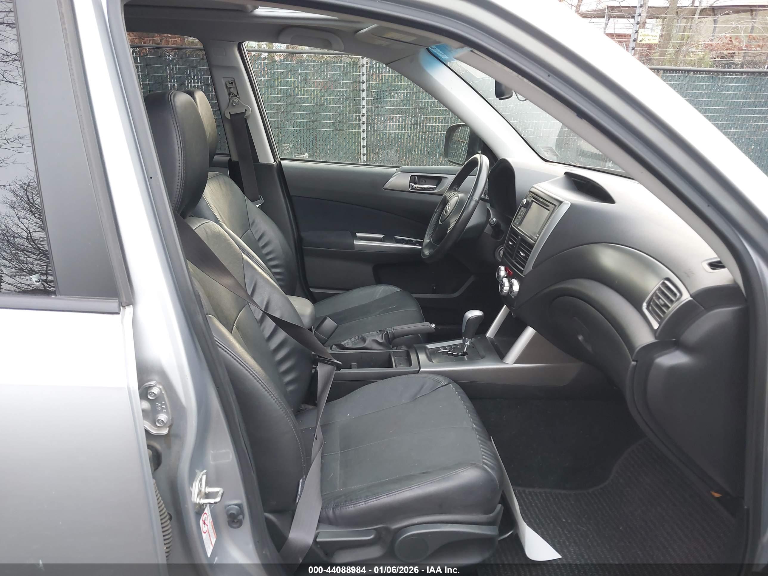 SUBARU FORESTER image 5