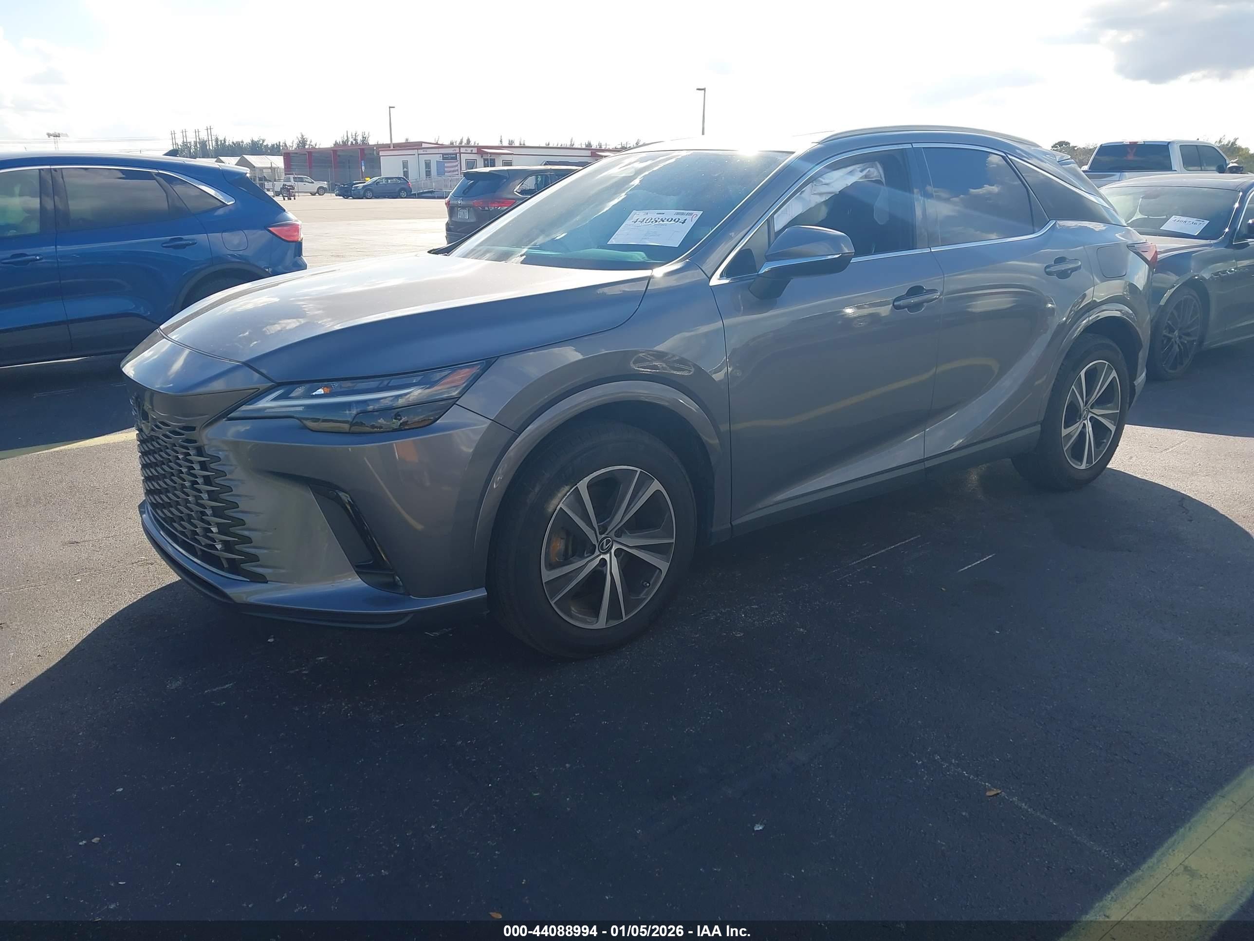 LEXUS RX image 2