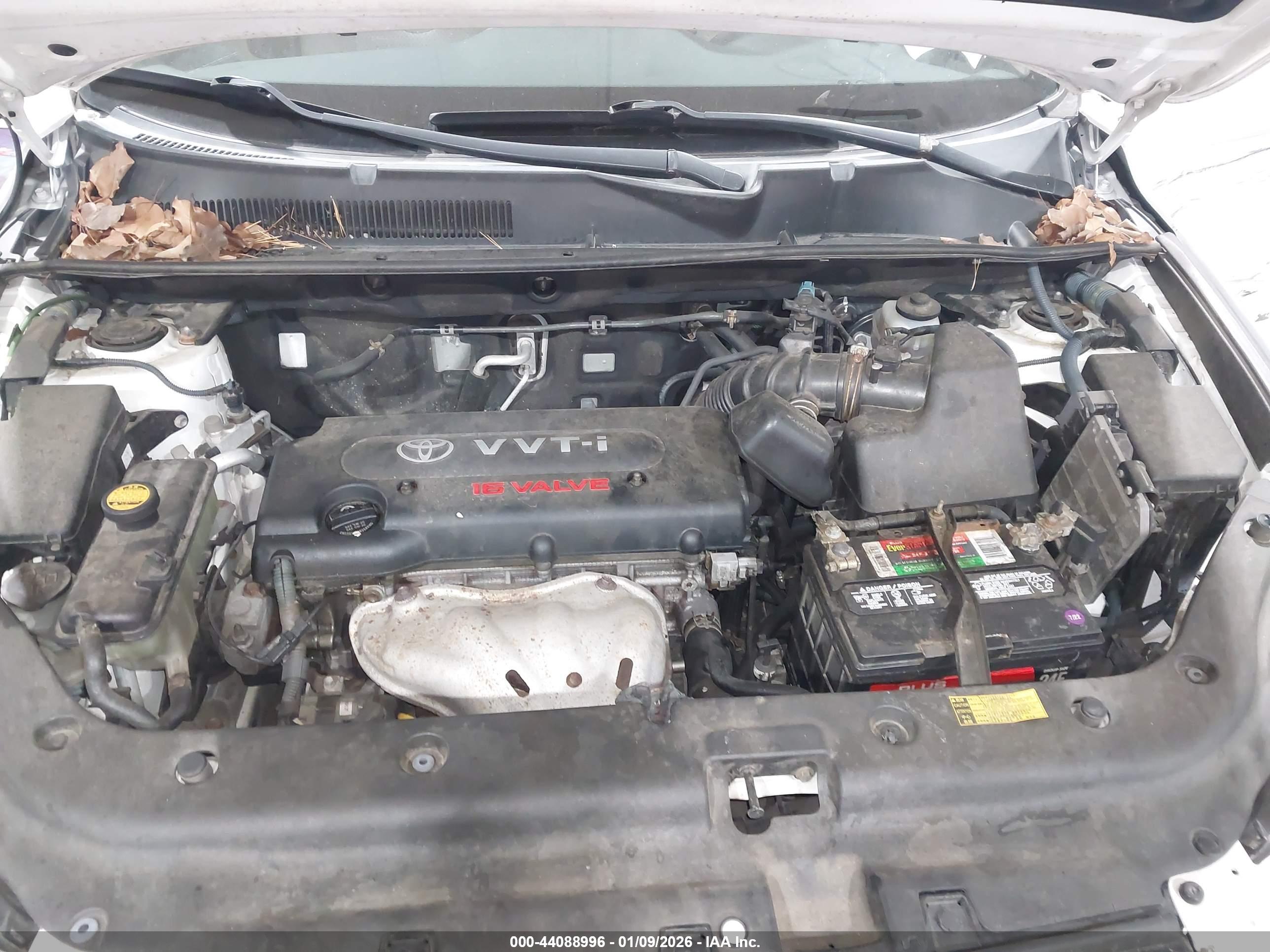 TOYOTA RAV4 image 10