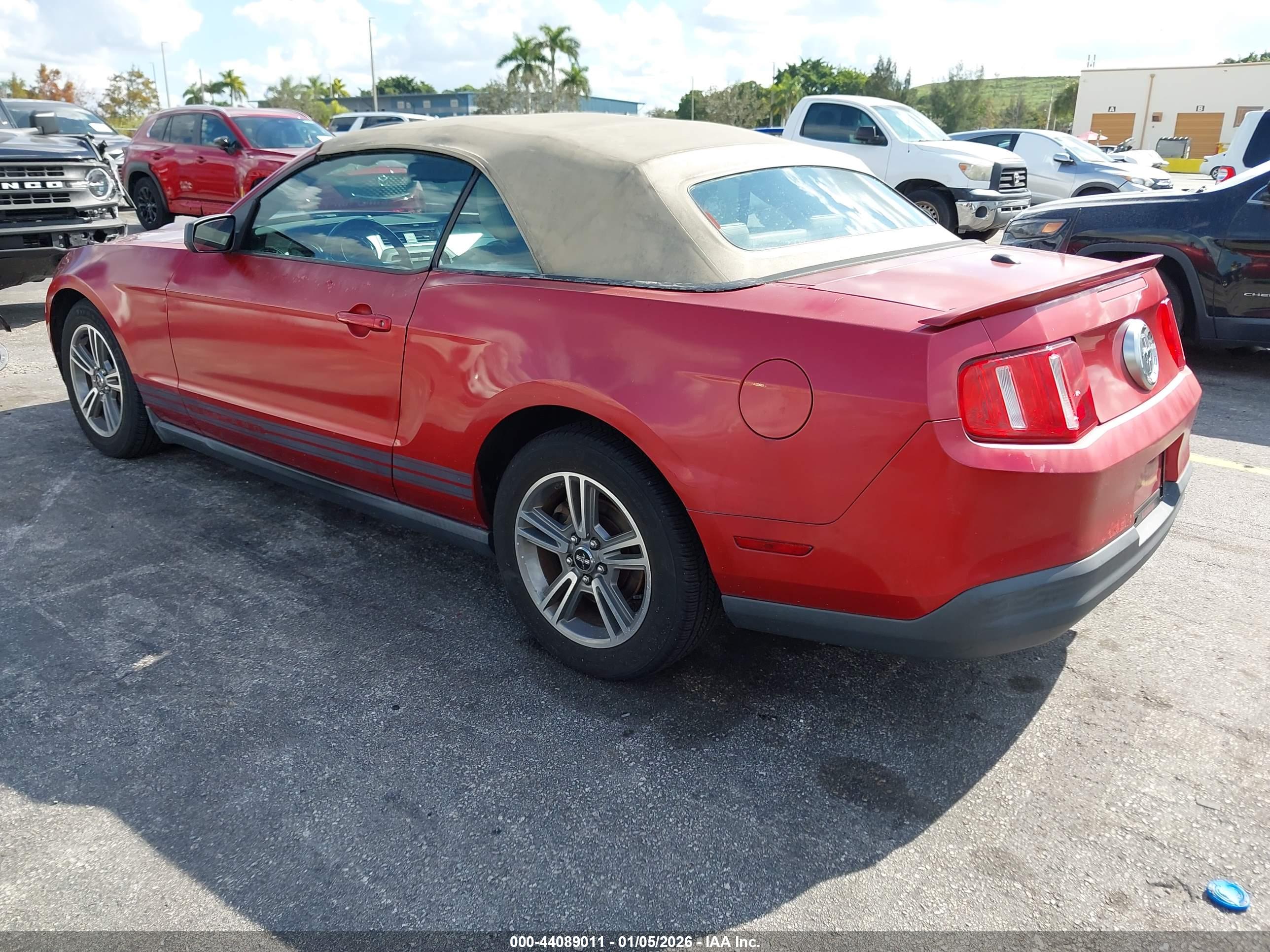 FORD MUSTANG image 3