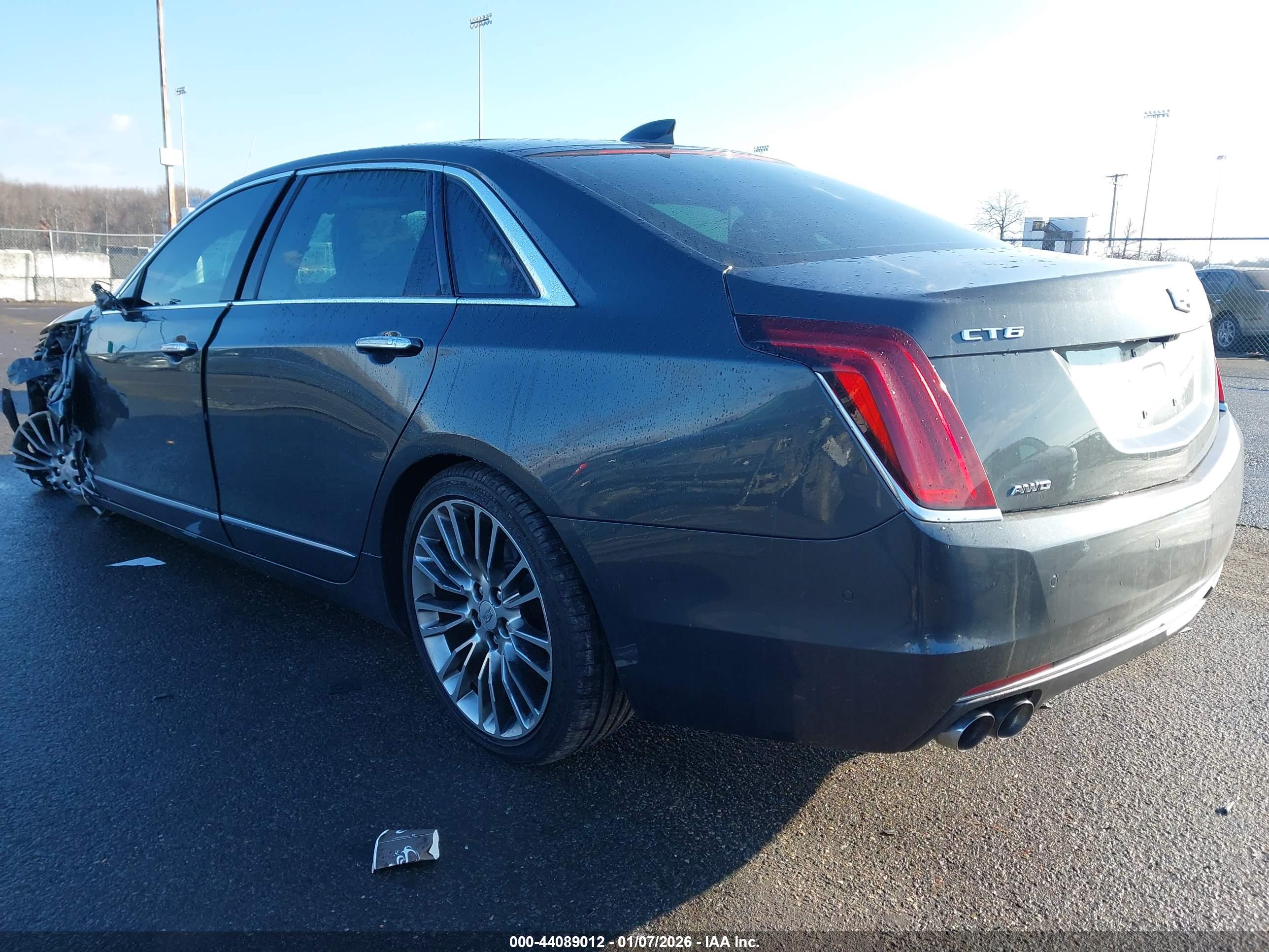 CADILLAC CT6 image 3