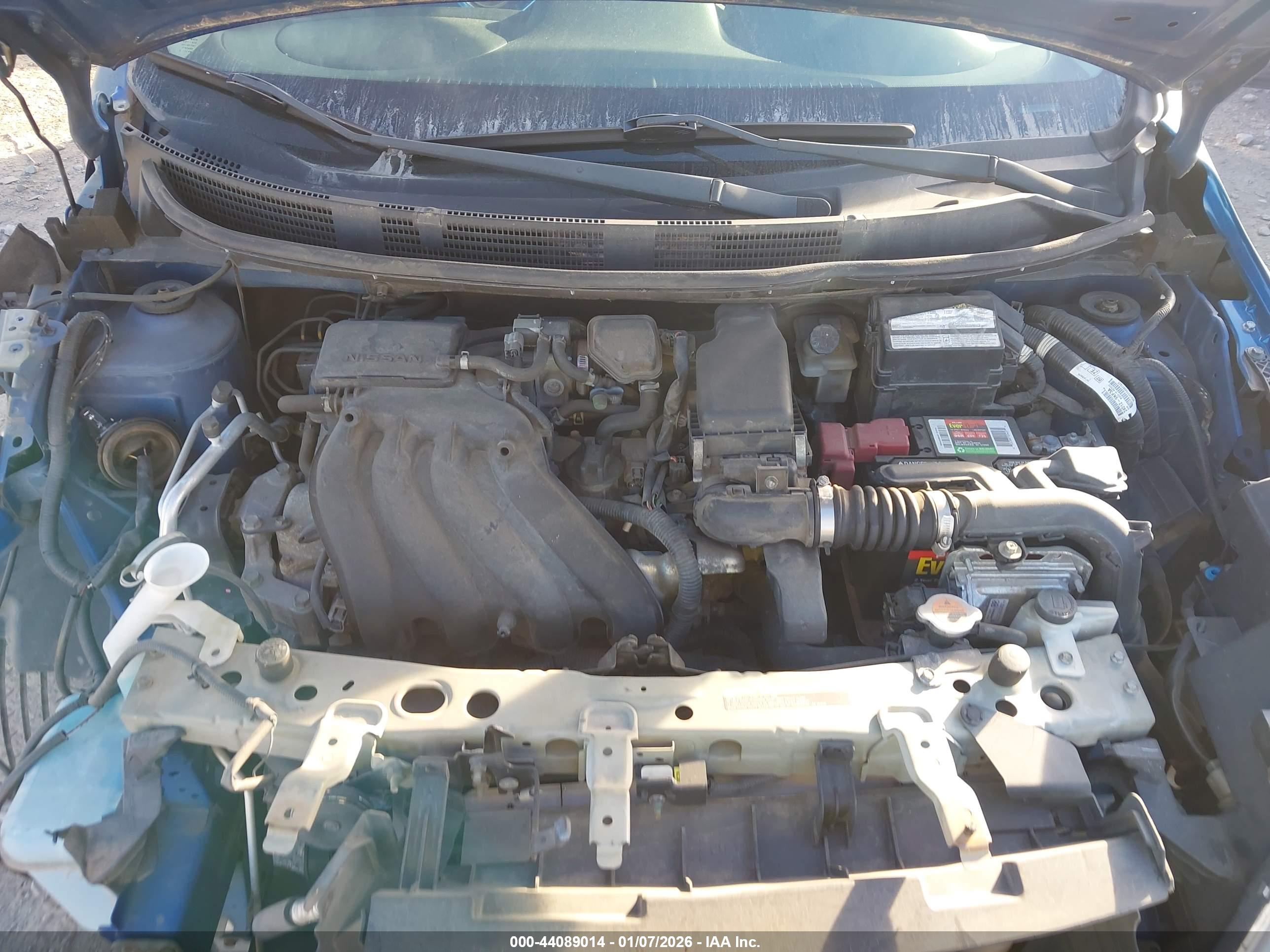 NISSAN VERSA image 10