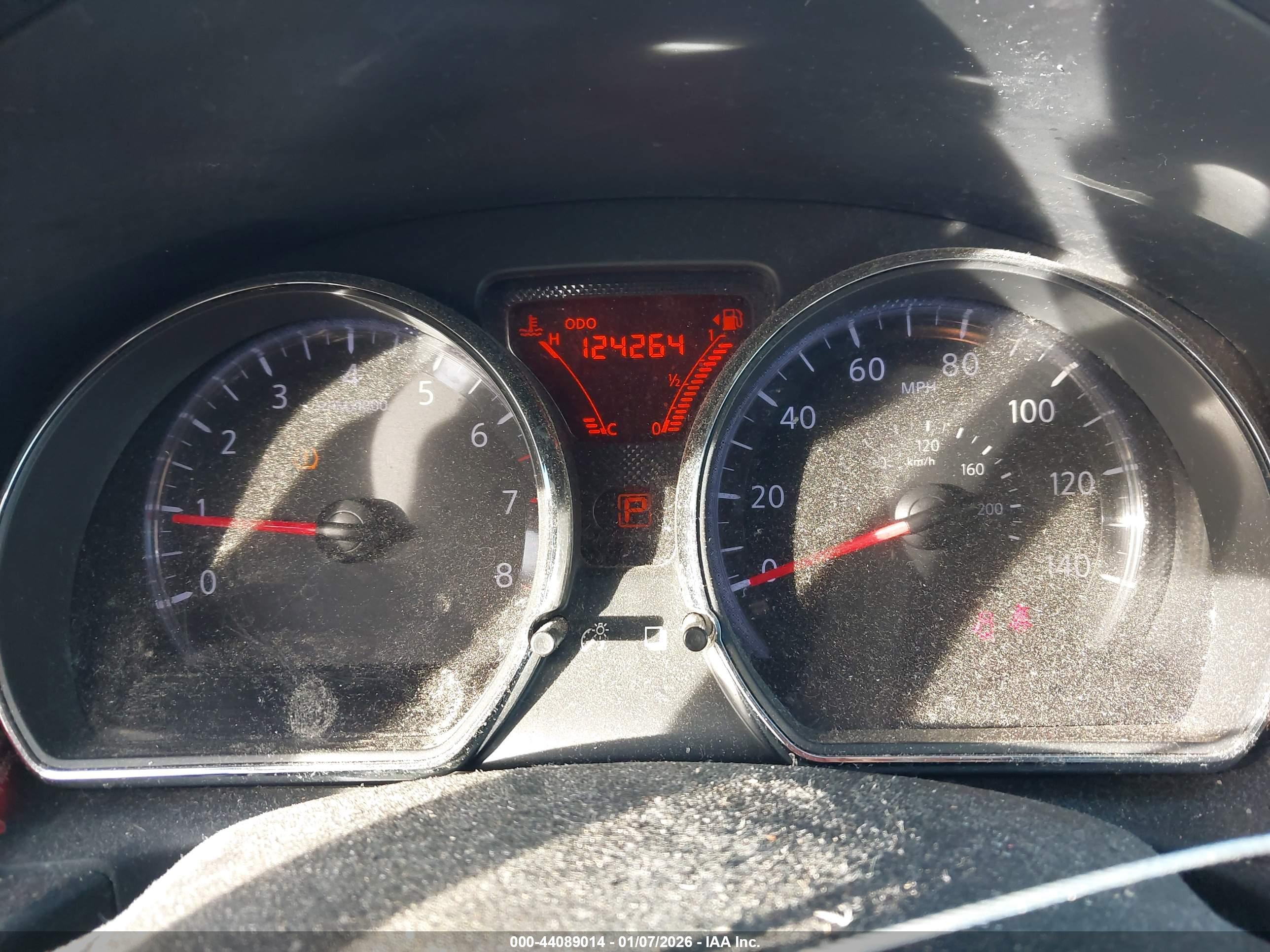 NISSAN VERSA image 7