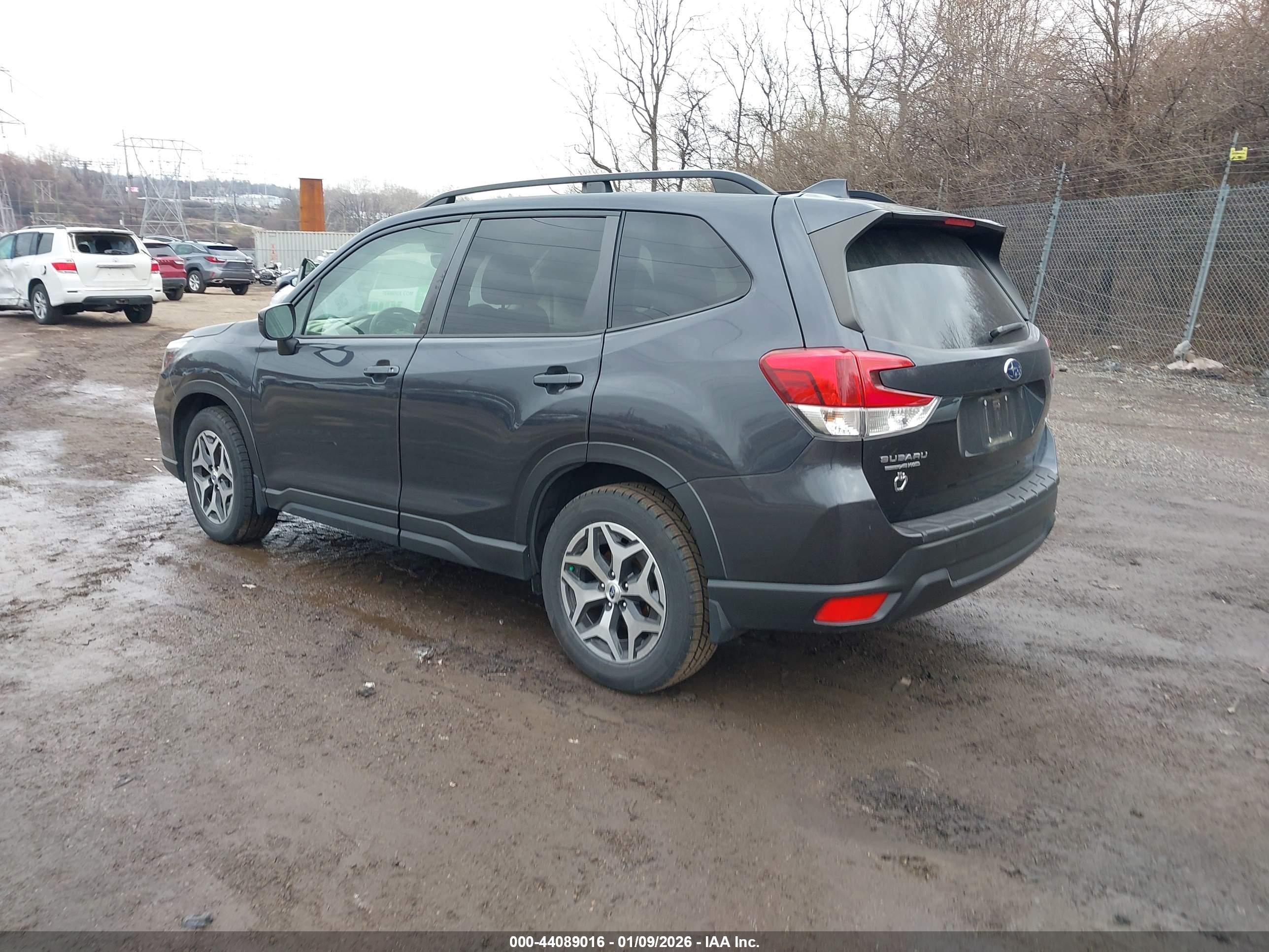 SUBARU FORESTER image 3
