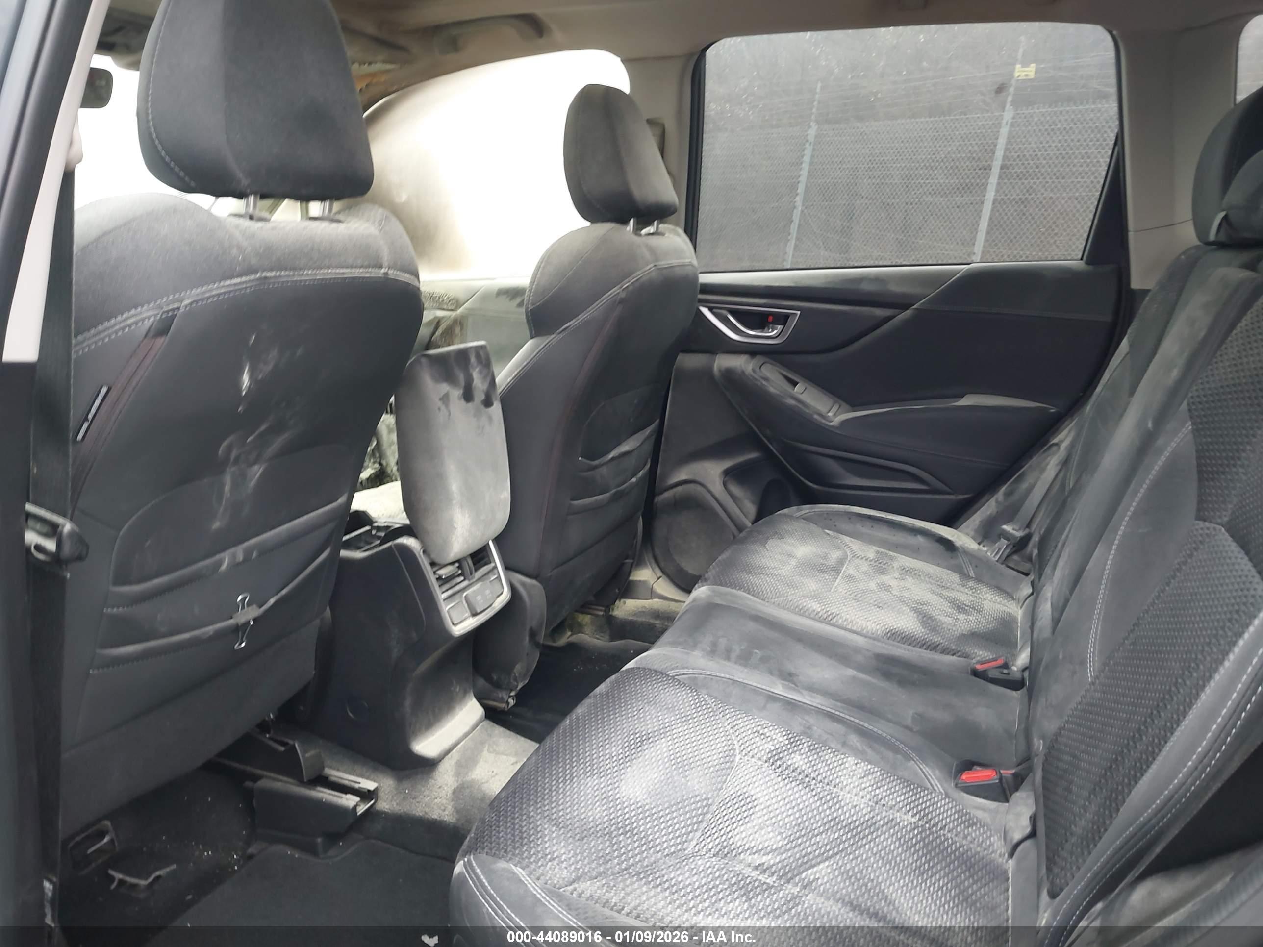 SUBARU FORESTER image 8