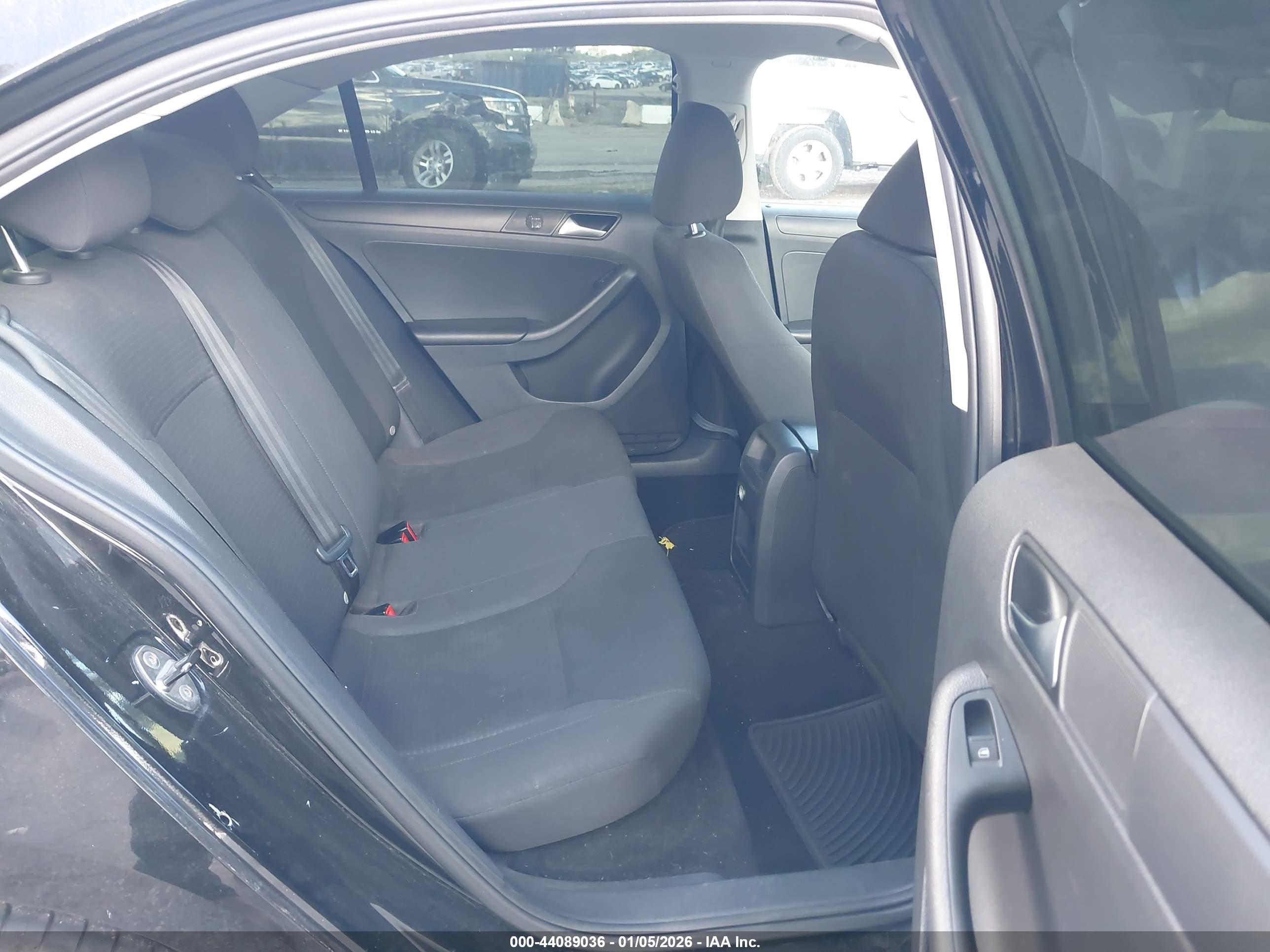 VOLKSWAGEN JETTA image 8