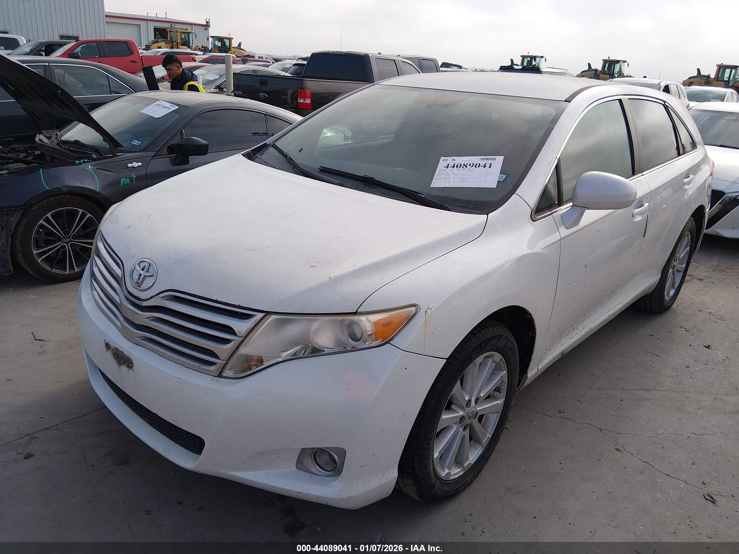 TOYOTA VENZA image 2