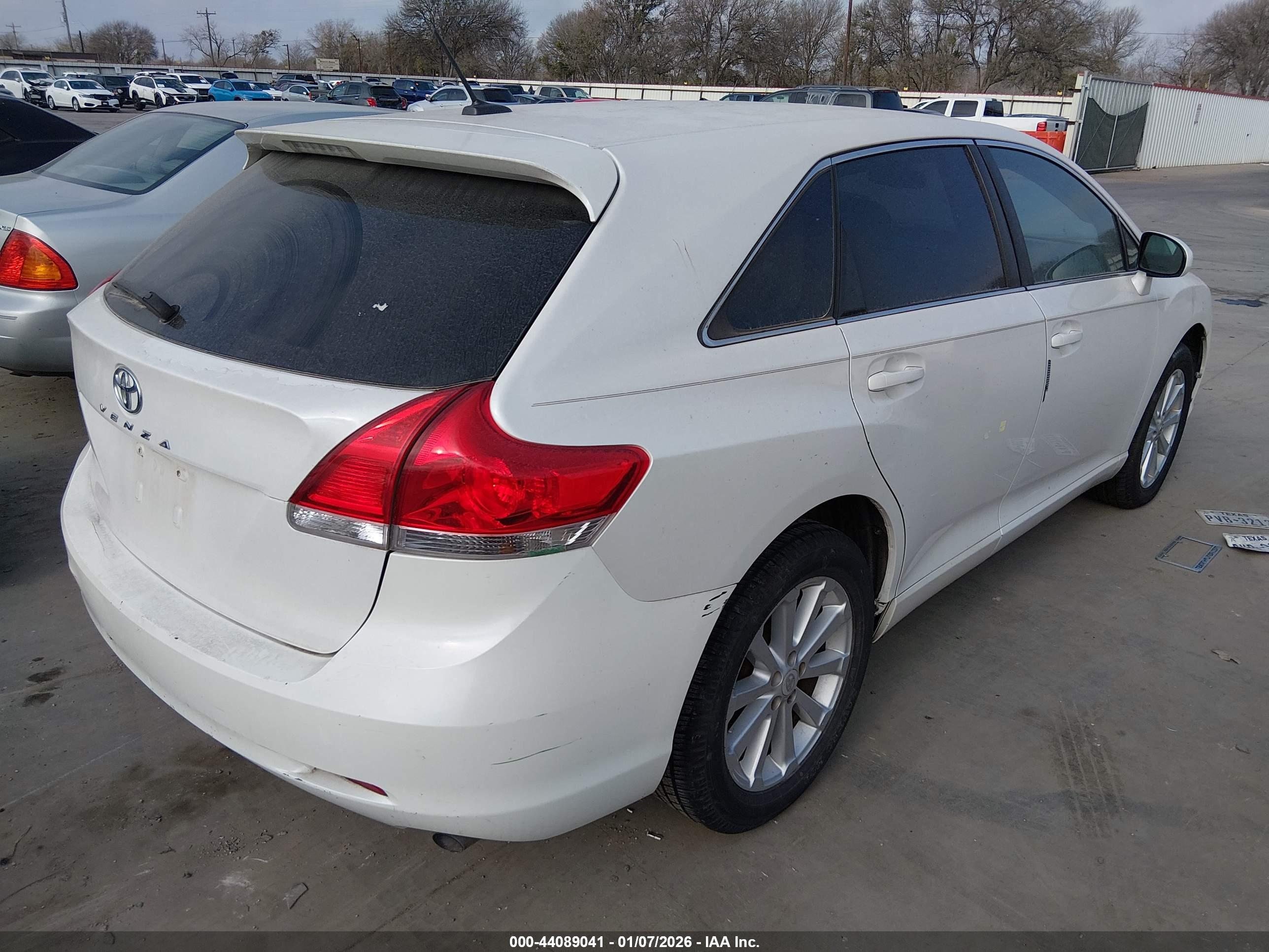 TOYOTA VENZA image 4