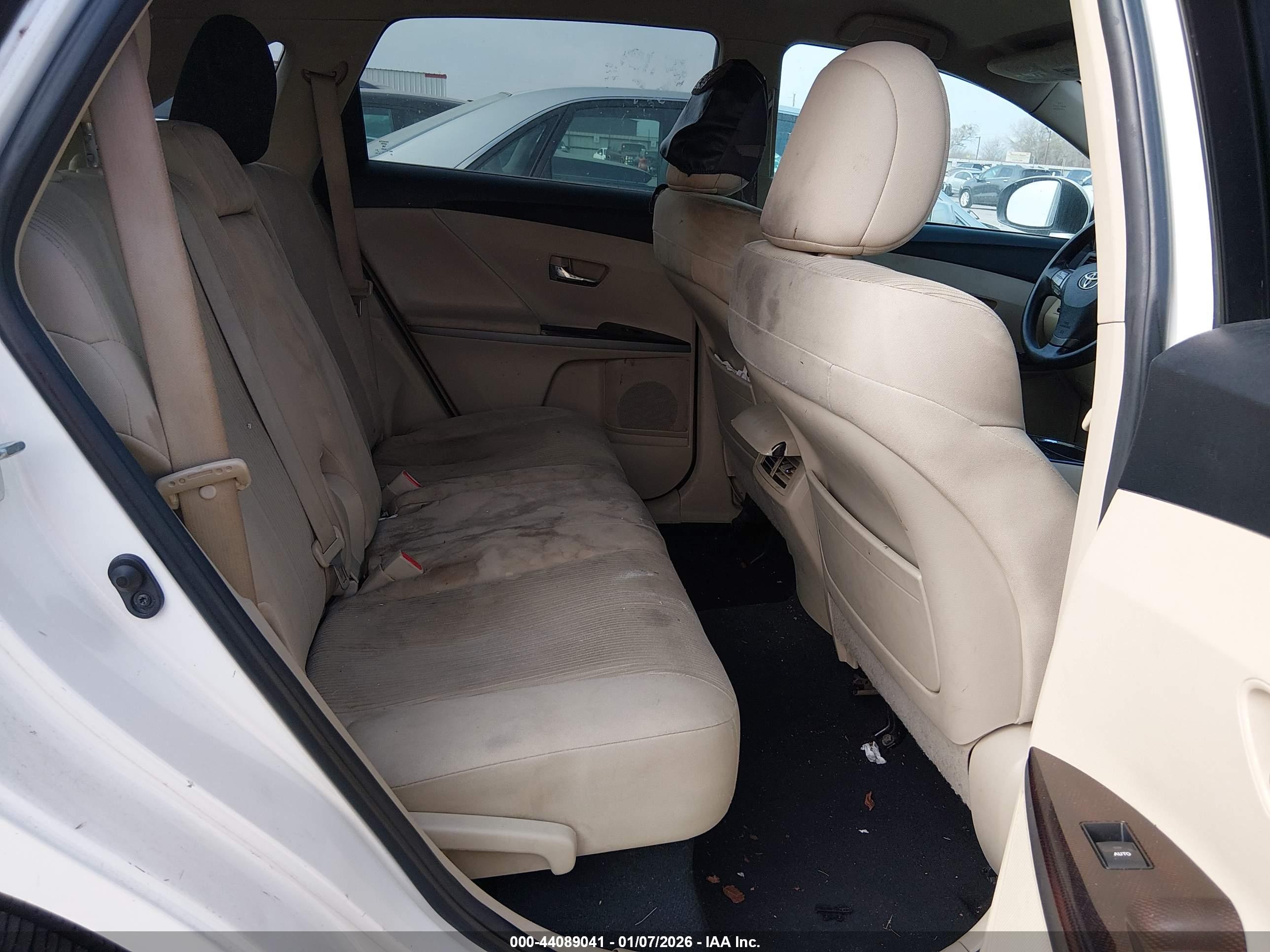 TOYOTA VENZA image 8