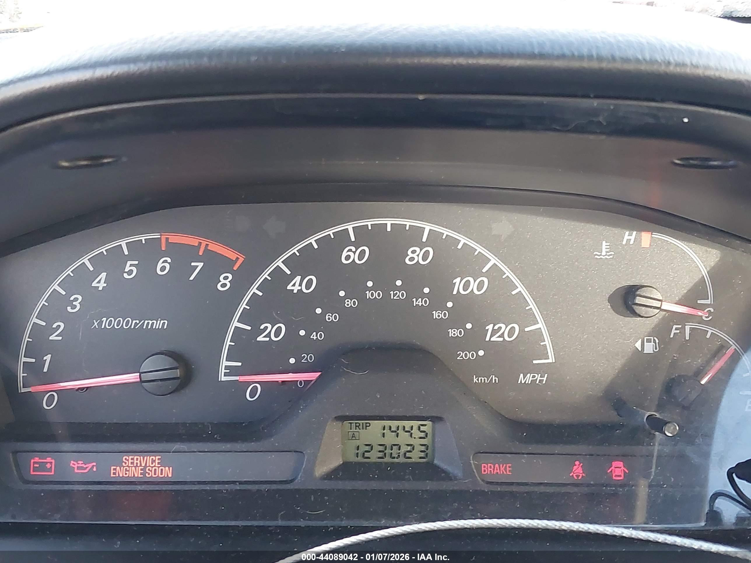 MITSUBISHI LANCER image 7