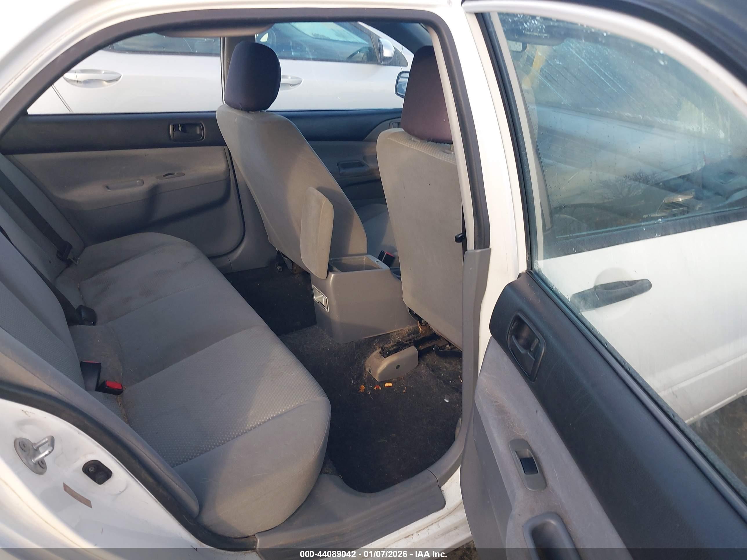 MITSUBISHI LANCER image 8