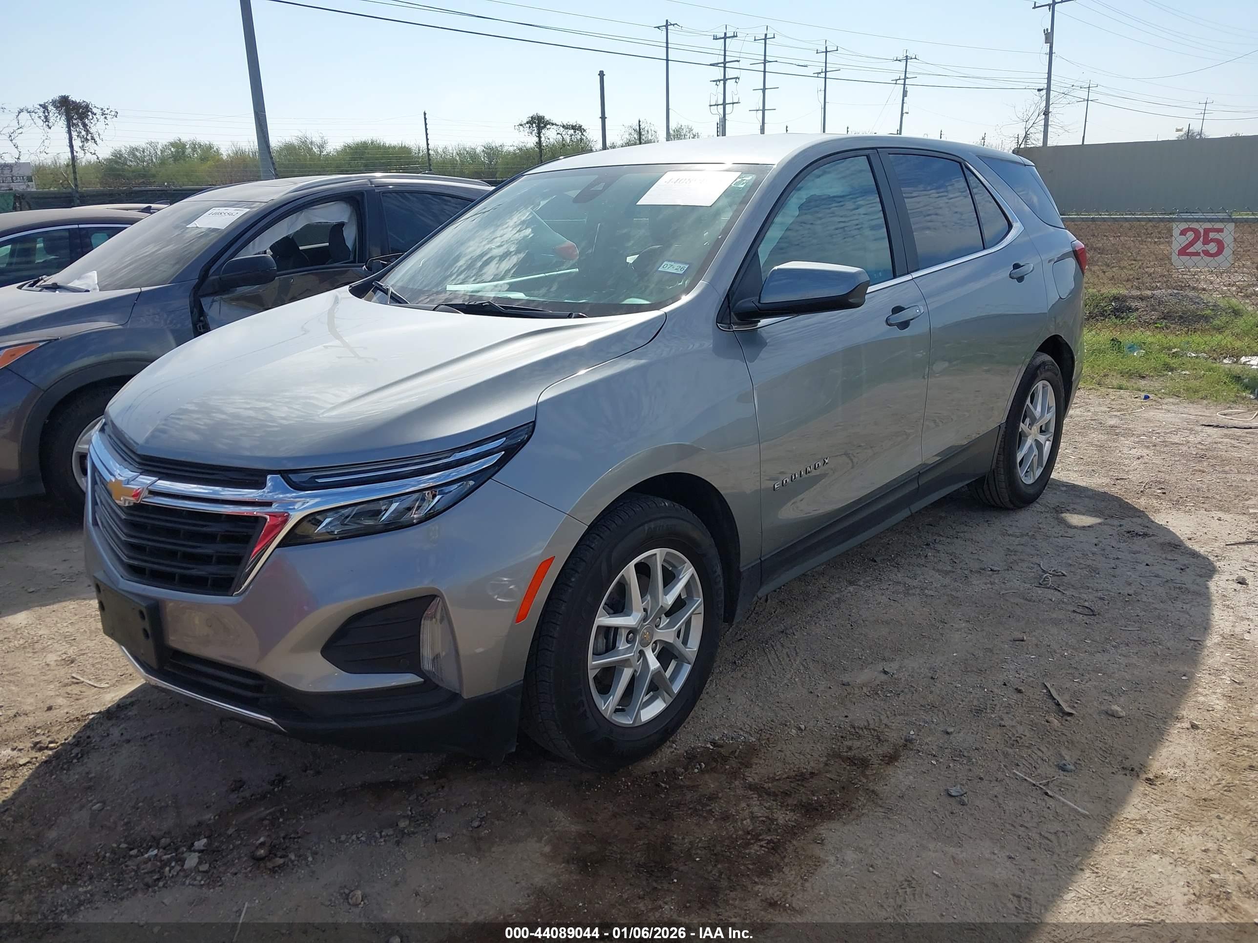 CHEVROLET EQUINOX image 2