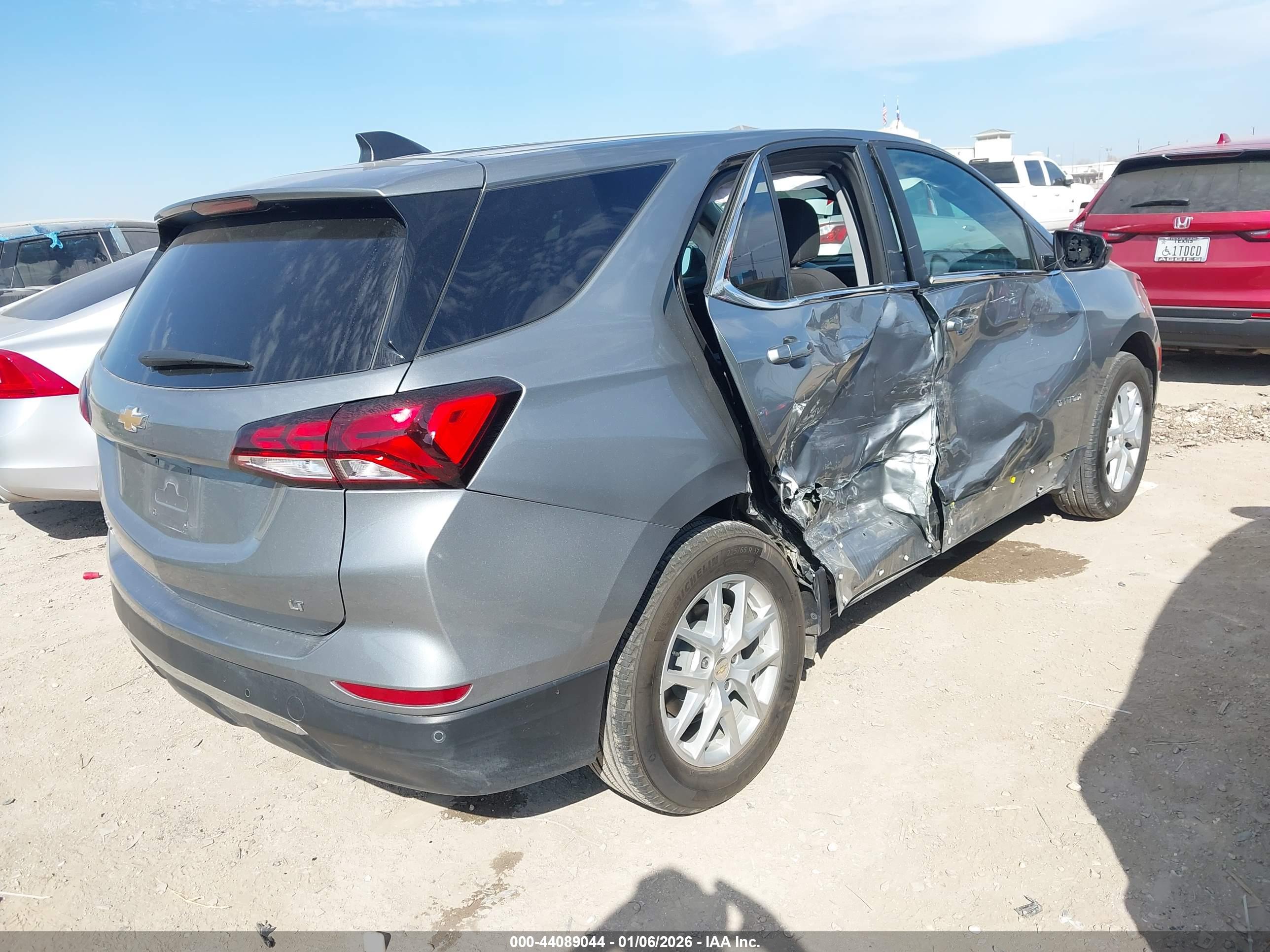 CHEVROLET EQUINOX image 4