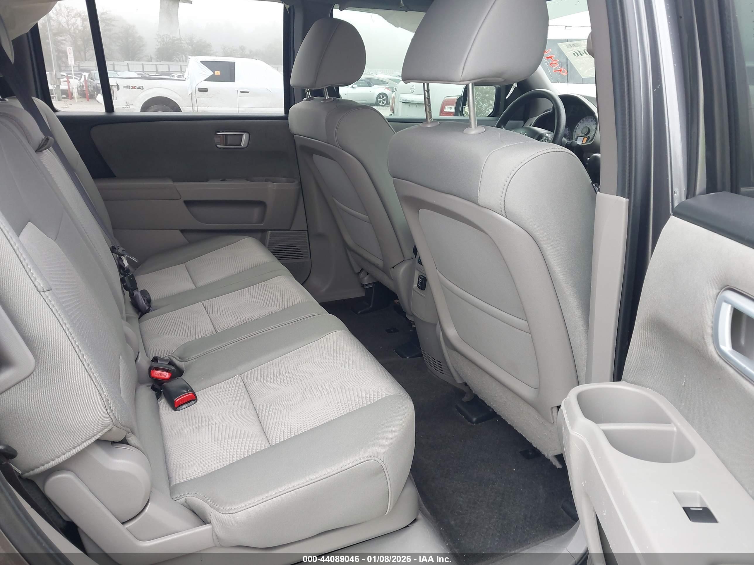 HONDA PILOT image 8