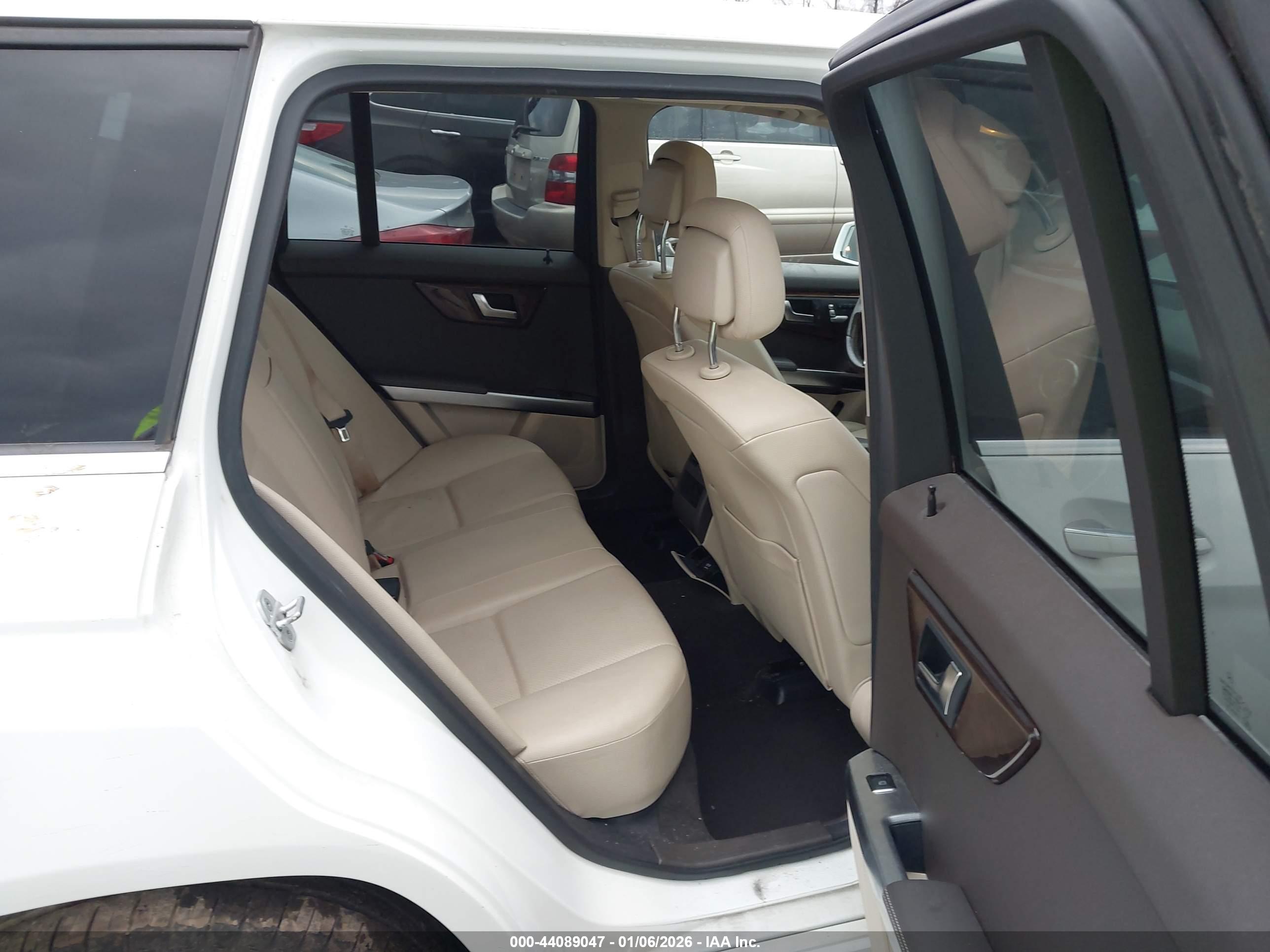 MERCEDES-BENZ GLK image 8