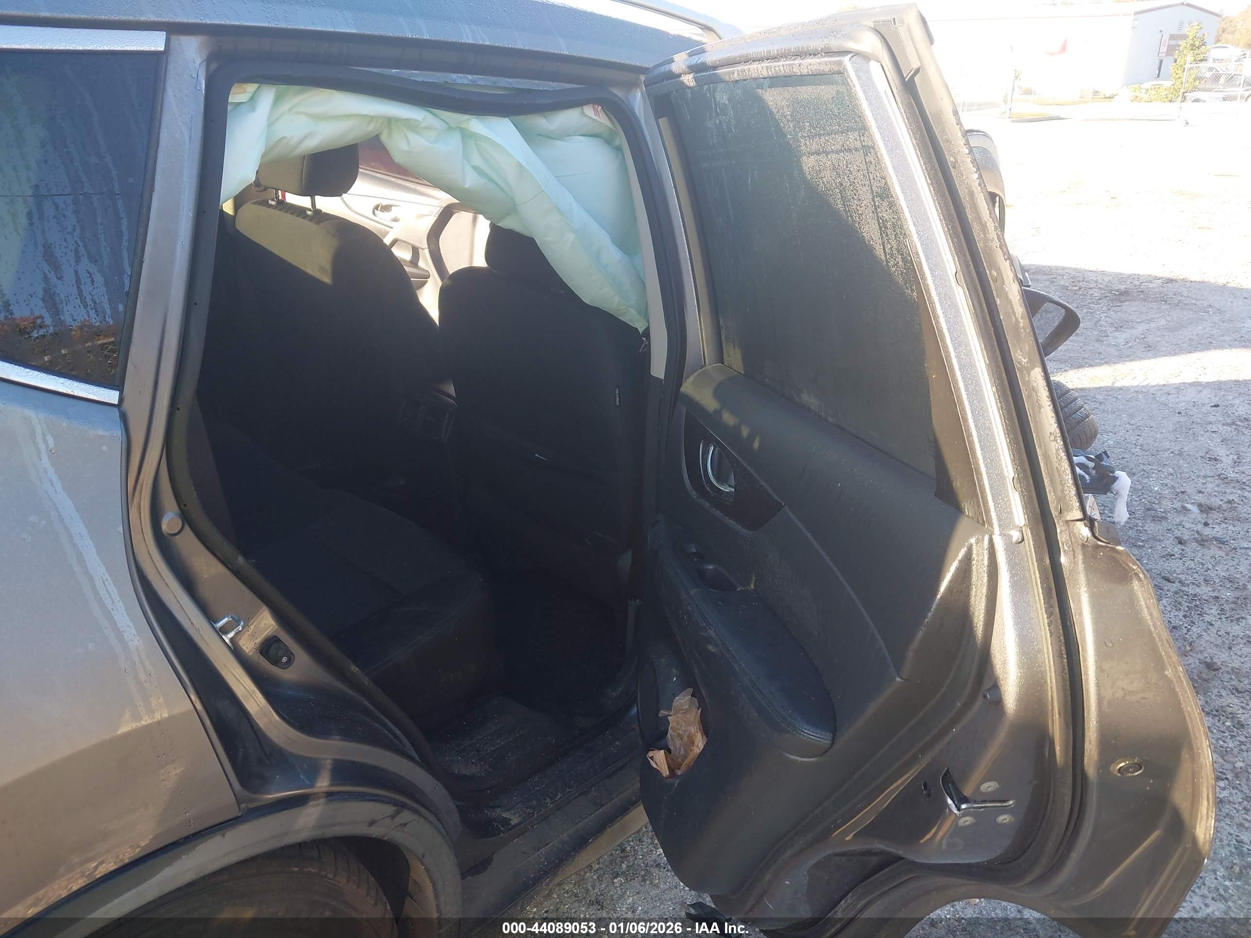 NISSAN ROGUE image 8
