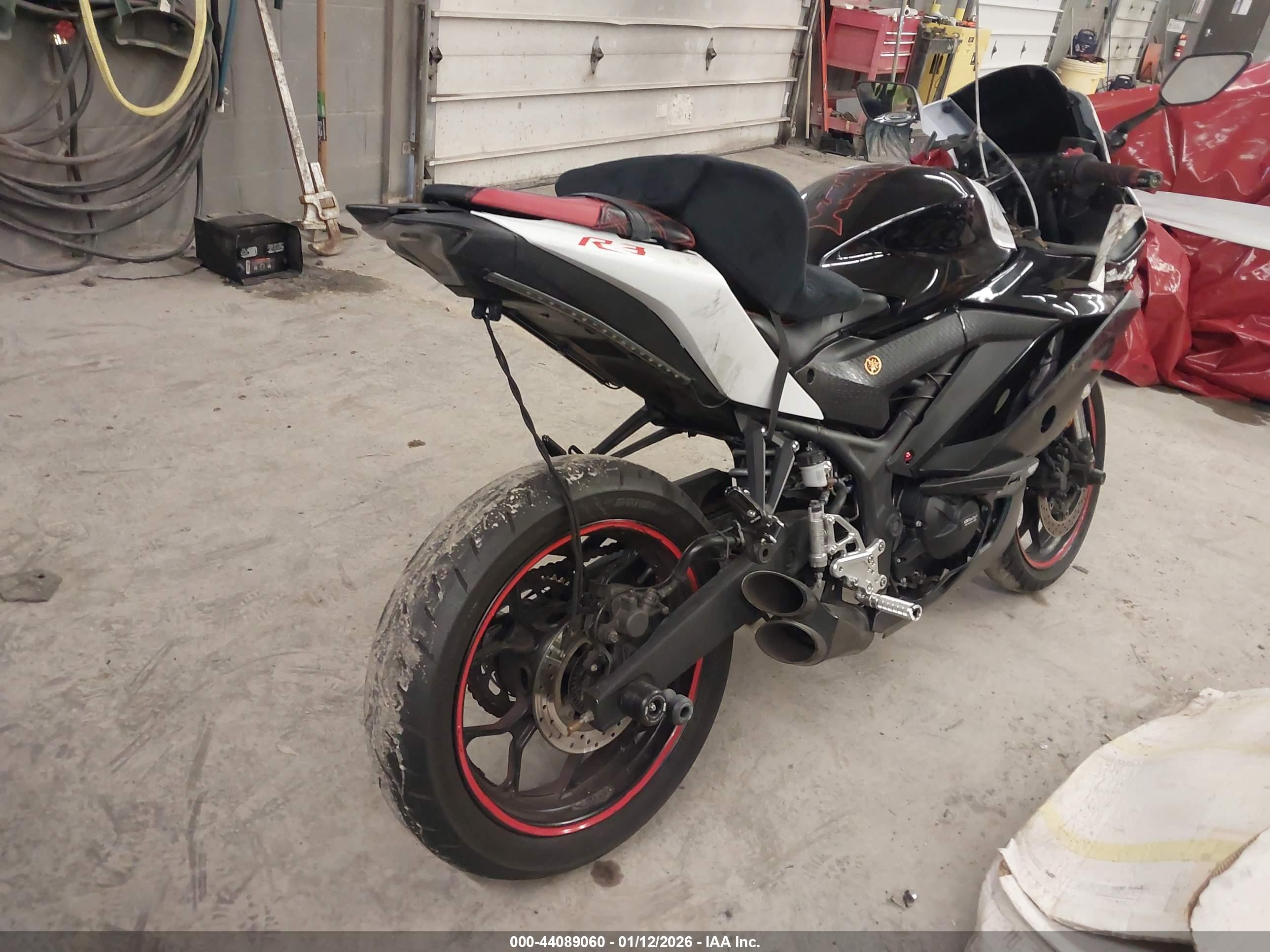YAMAHA YZFR3 image 4