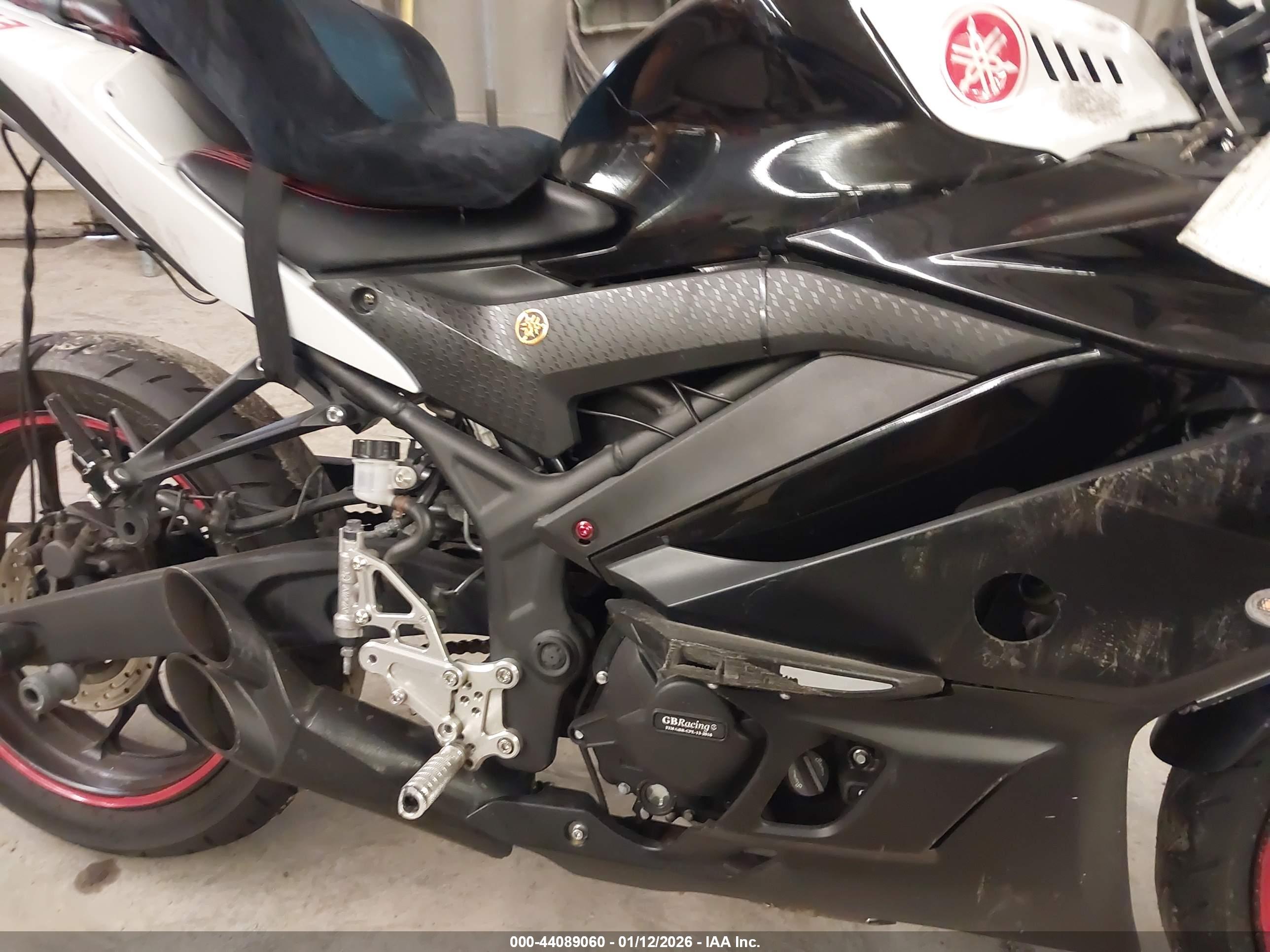 YAMAHA YZFR3 image 8
