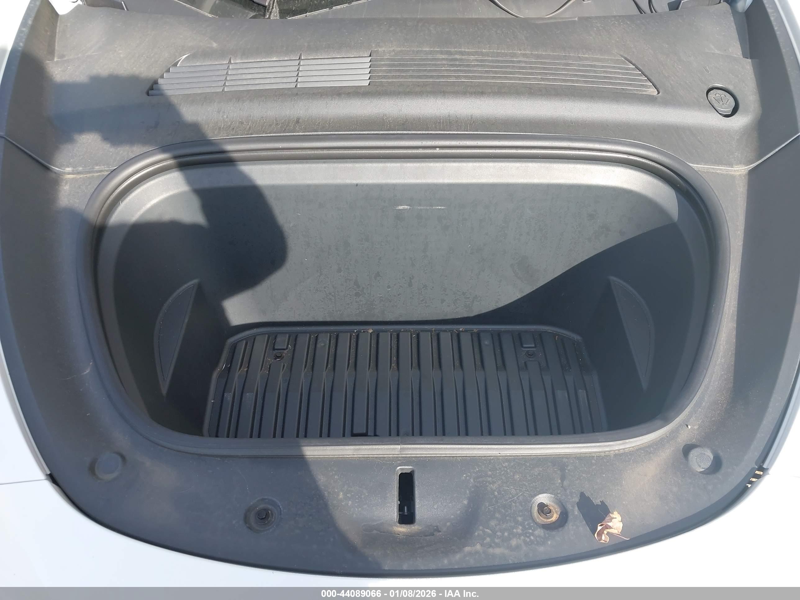 TESLA MODEL image 10