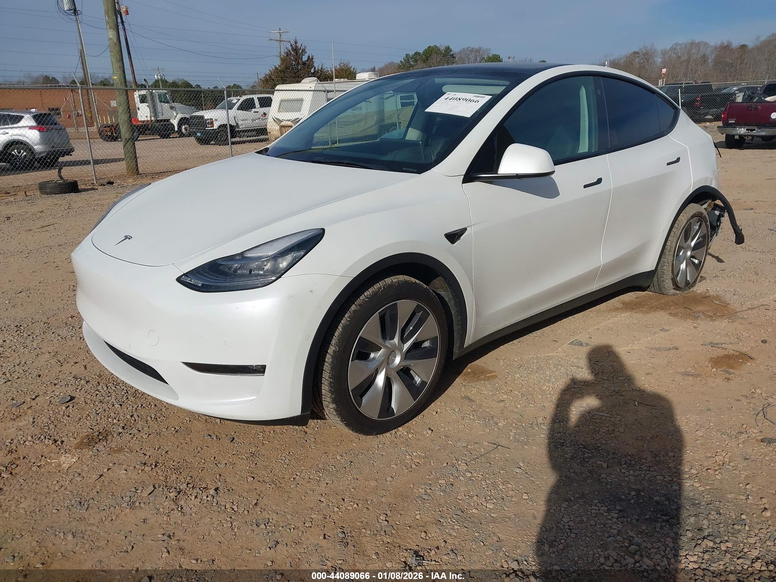 TESLA MODEL image 2