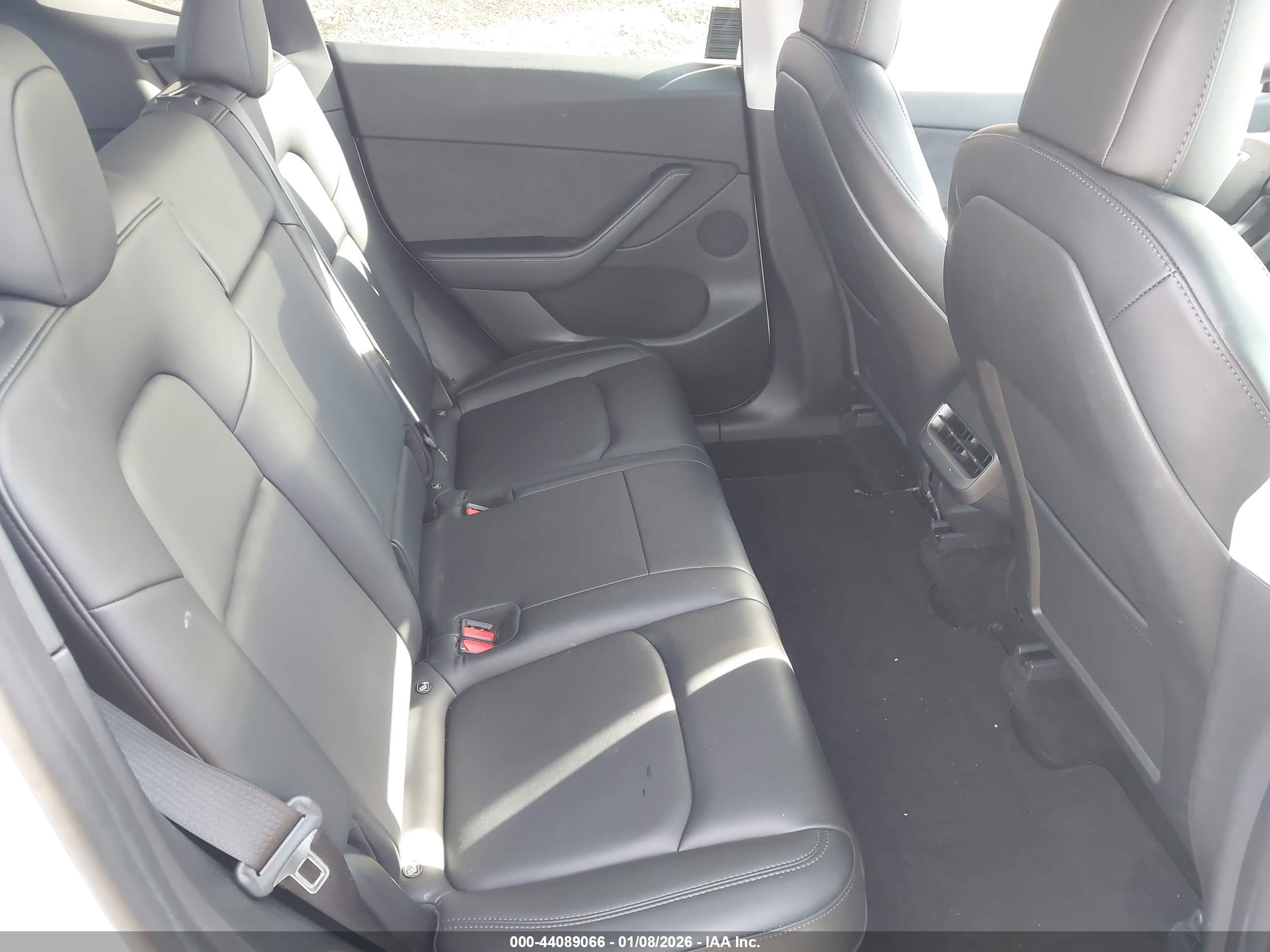 TESLA MODEL image 8