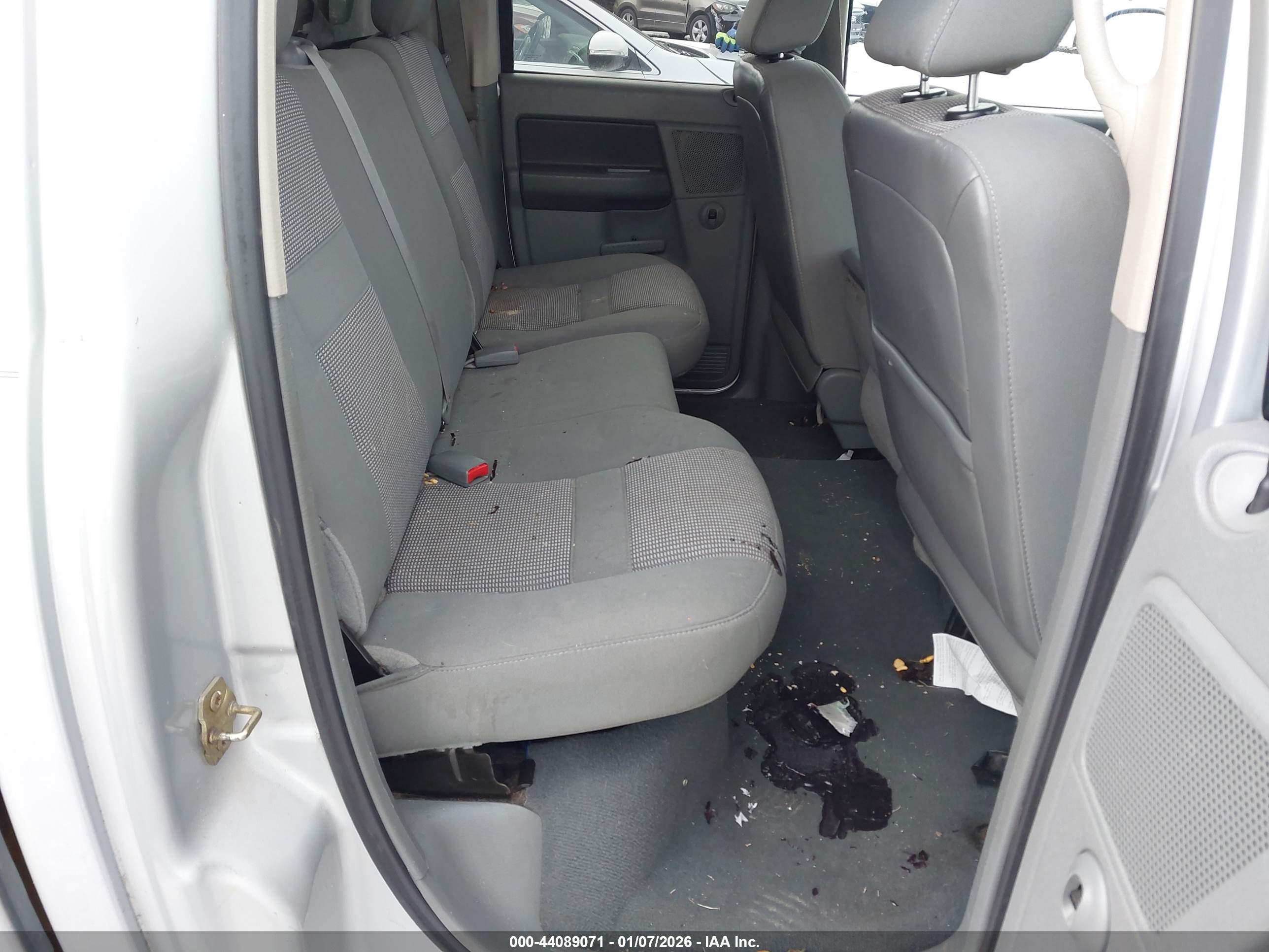 DODGE RAM image 8
