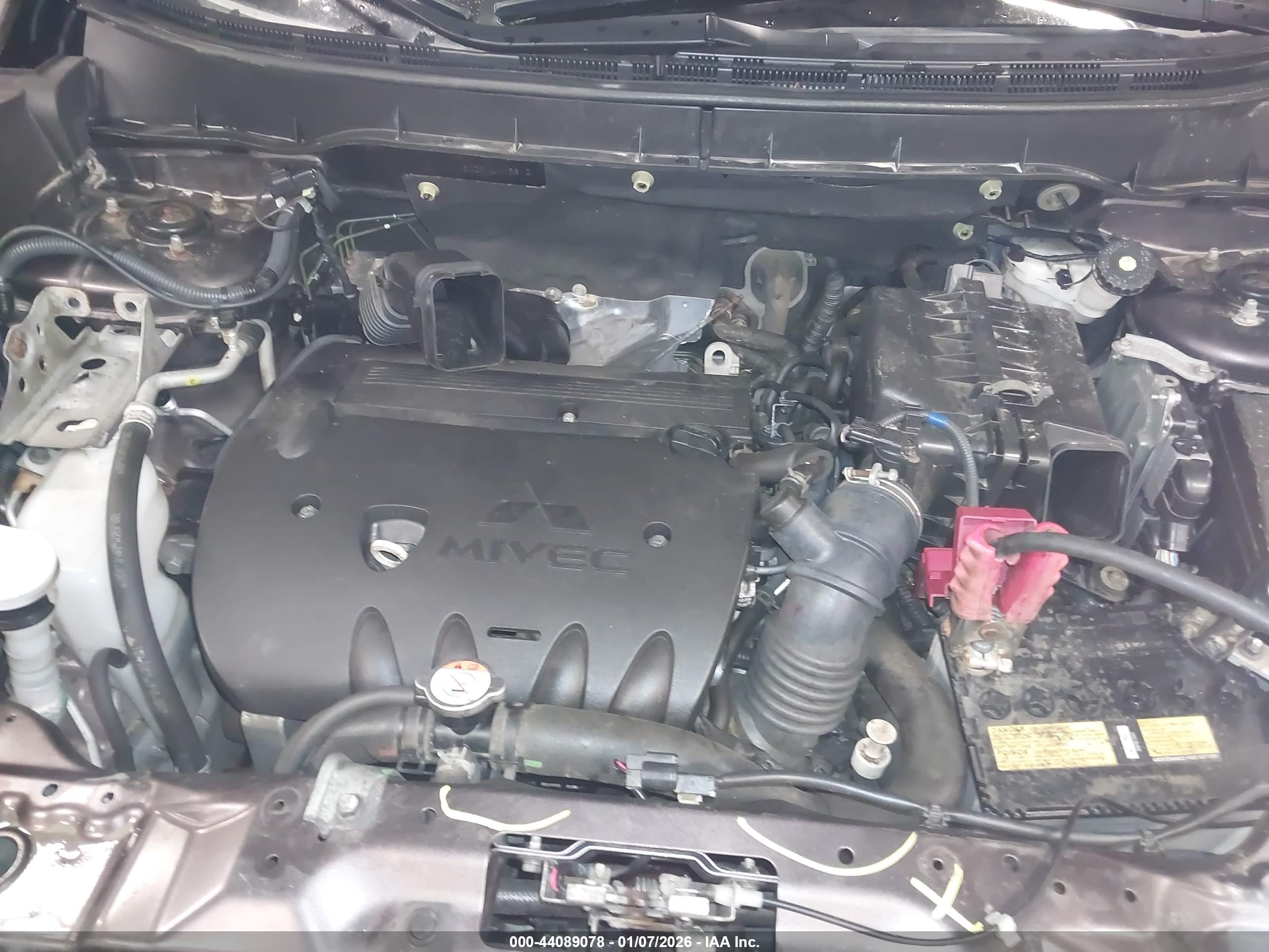 MITSUBISHI OUTLANDER image 10