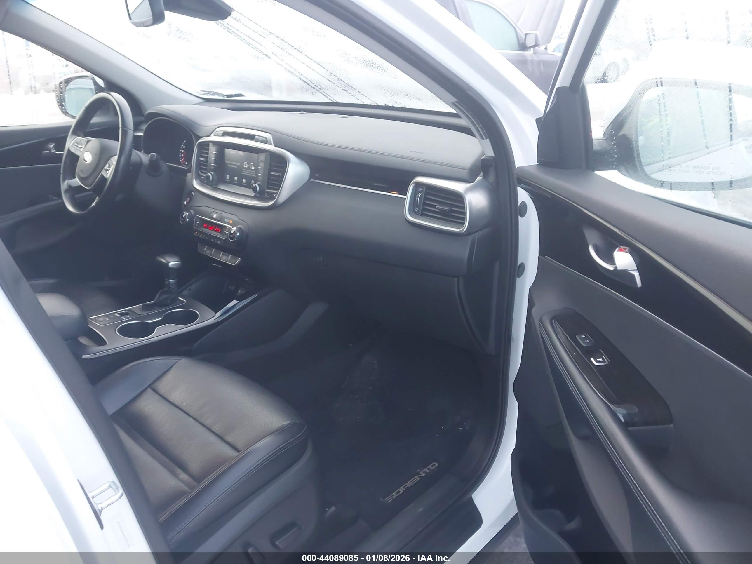 KIA SORENTO image 5