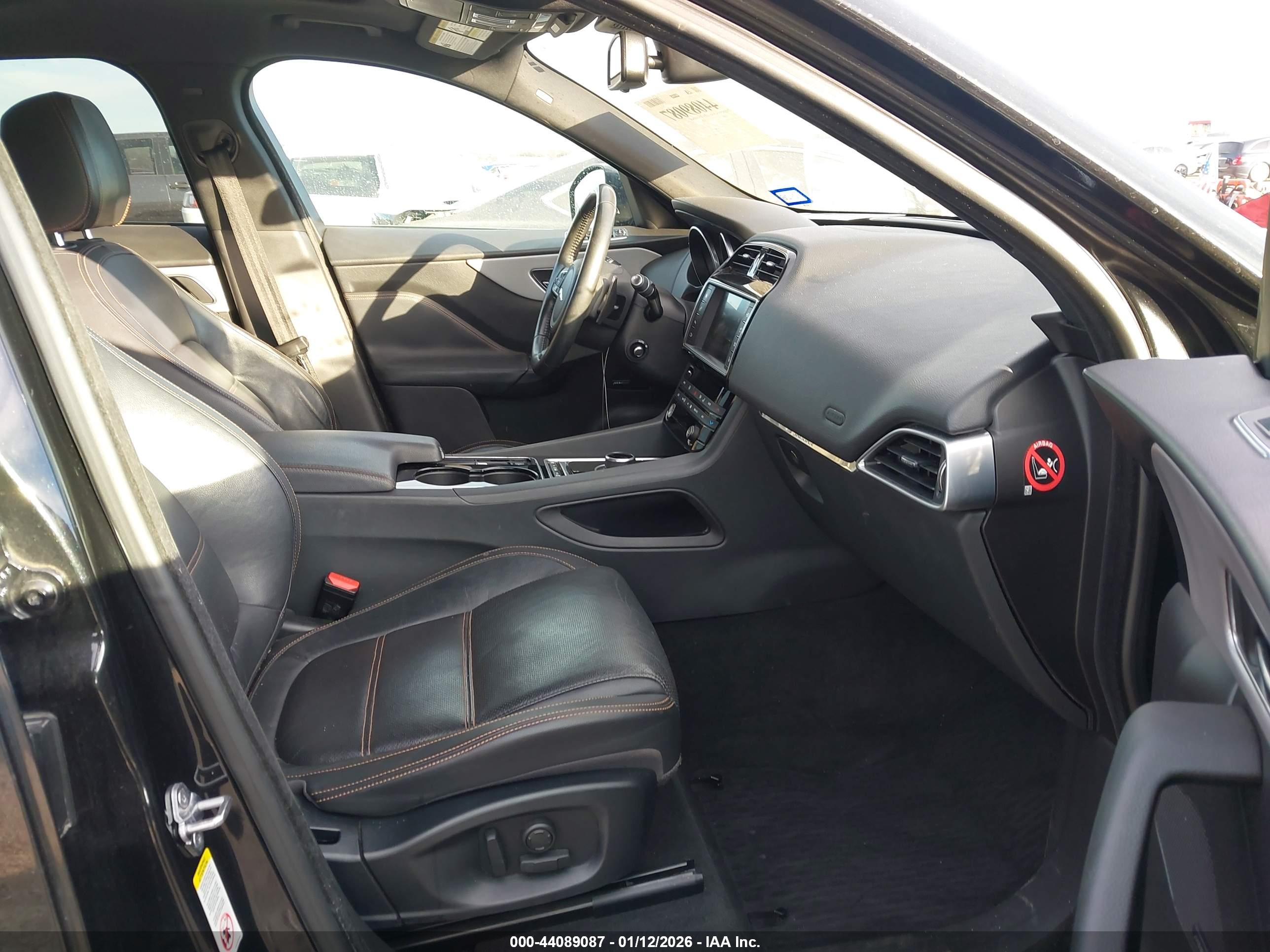 JAGUAR F-PACE image 5