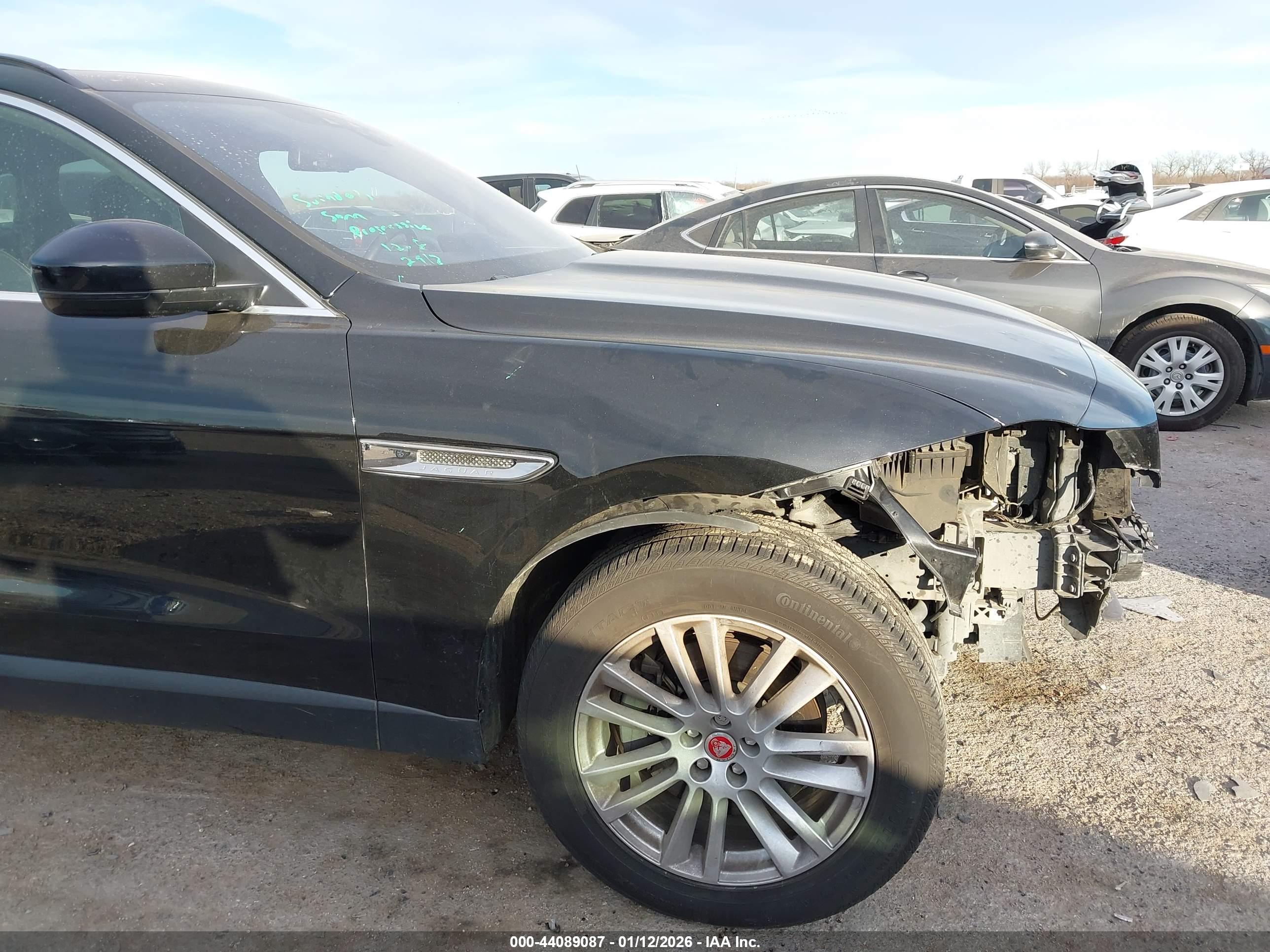 JAGUAR F-PACE image 6