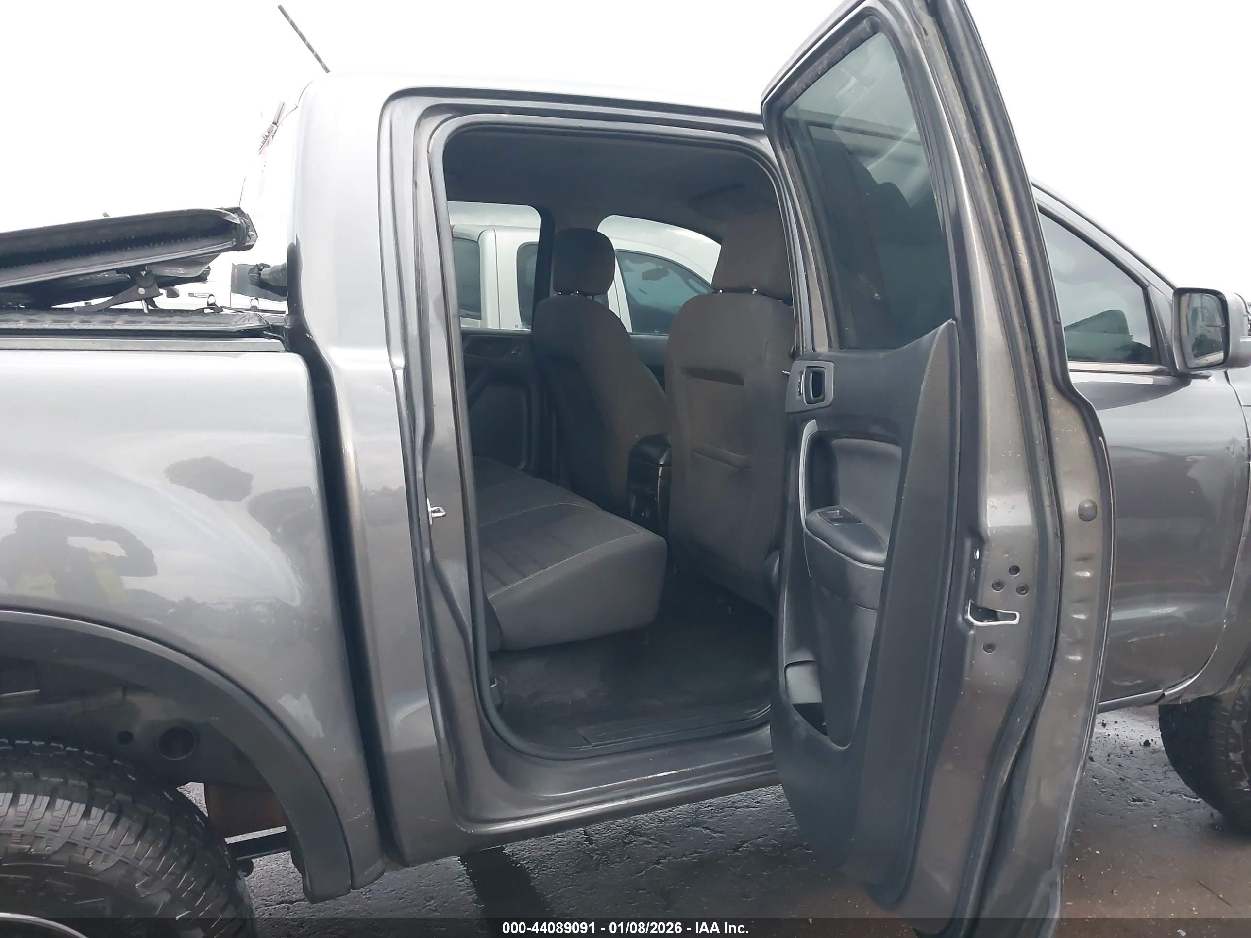 FORD RANGER image 8