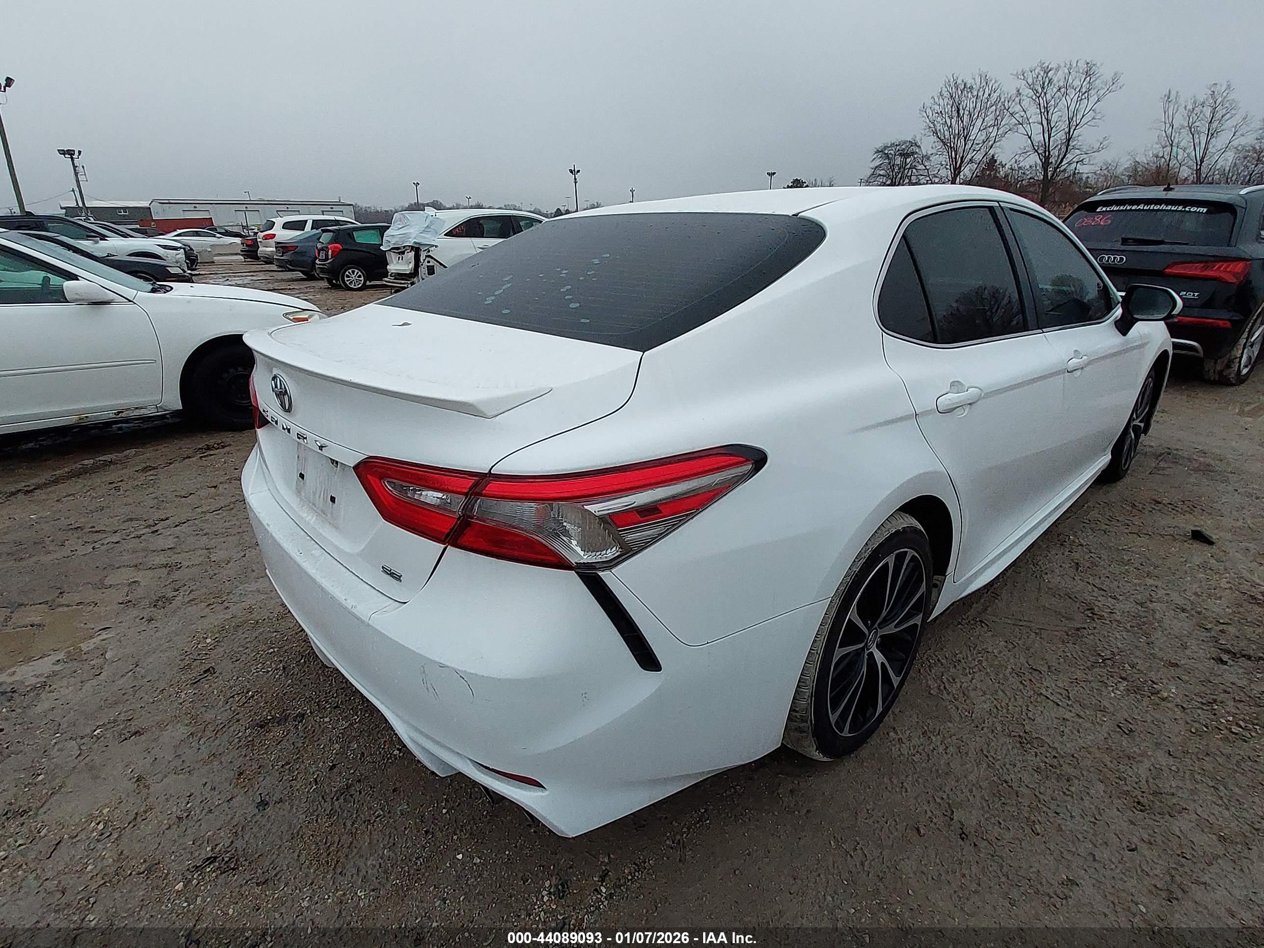 TOYOTA CAMRY image 4
