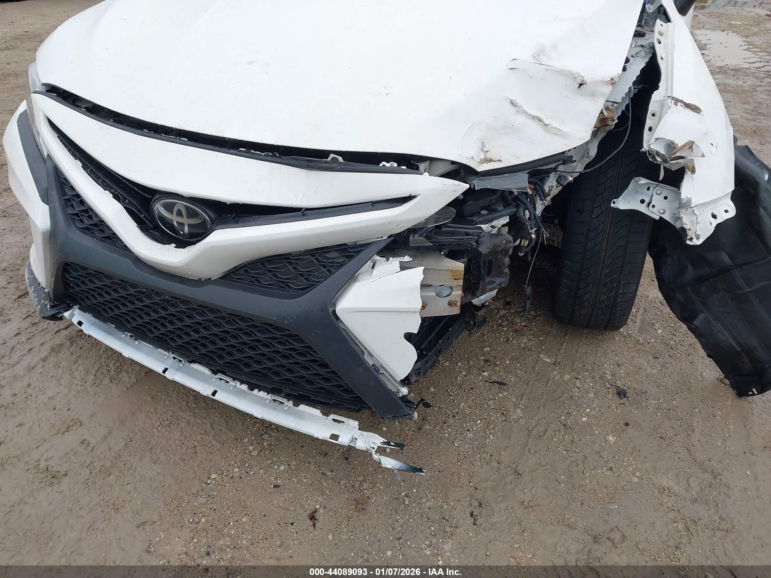 TOYOTA CAMRY image 6