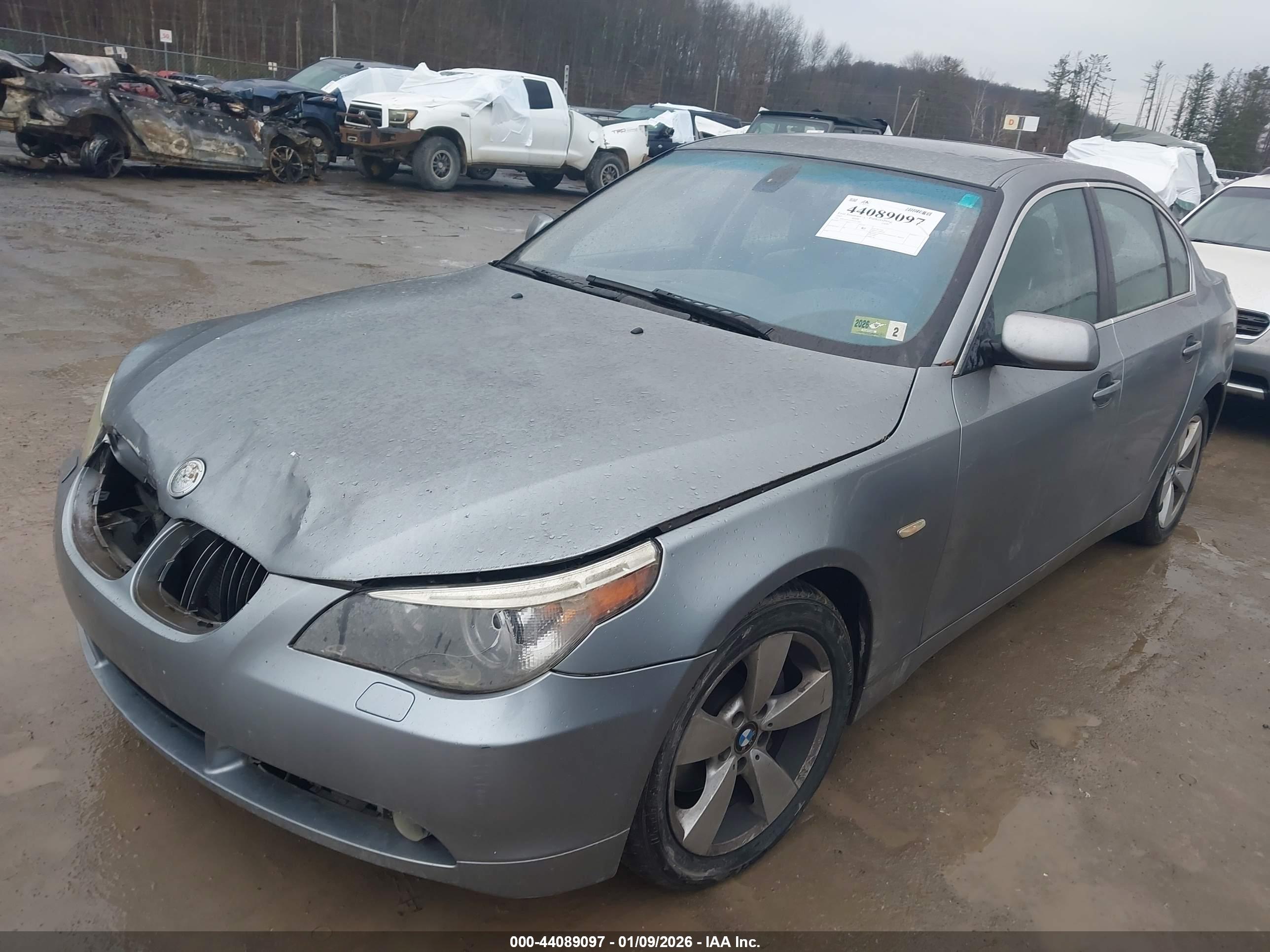 BMW 530XI image 2