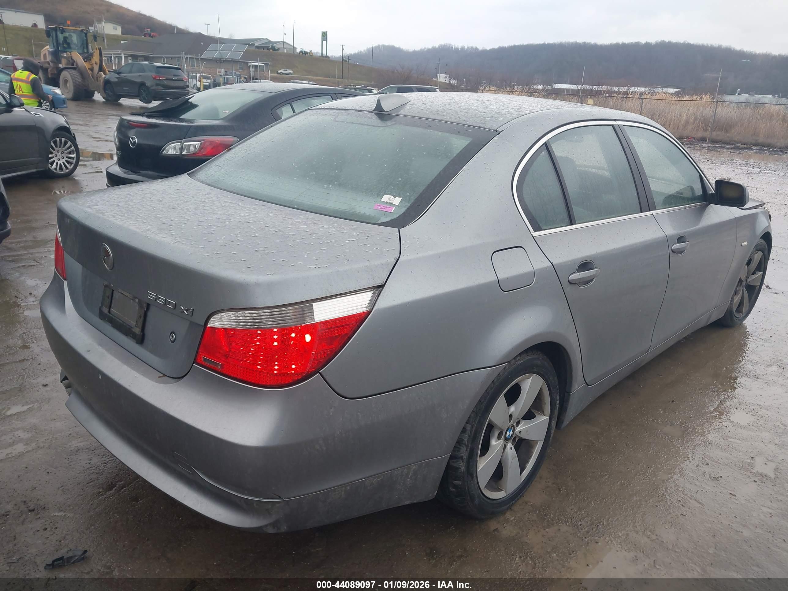 BMW 530XI image 4