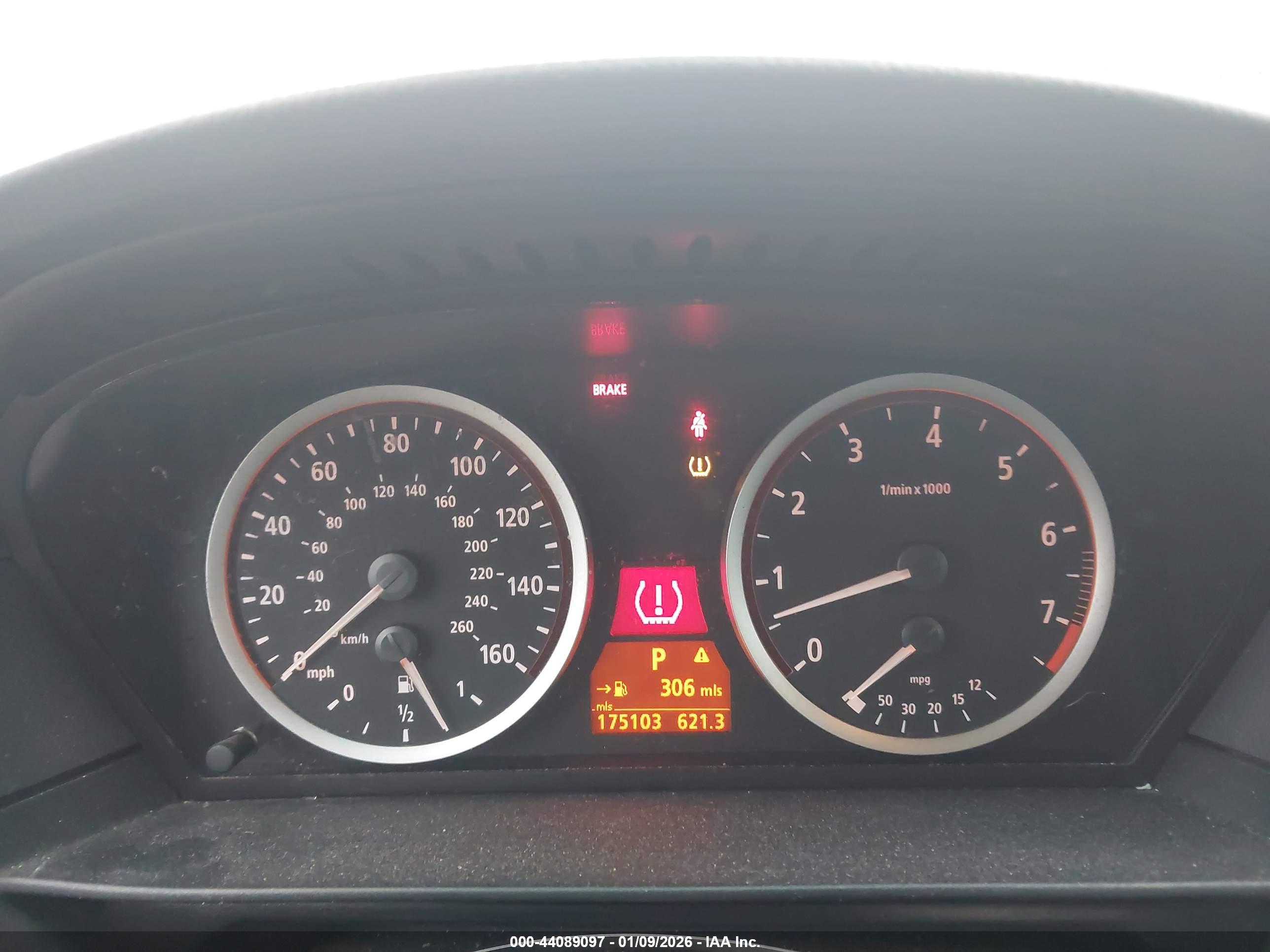 BMW 530XI image 7