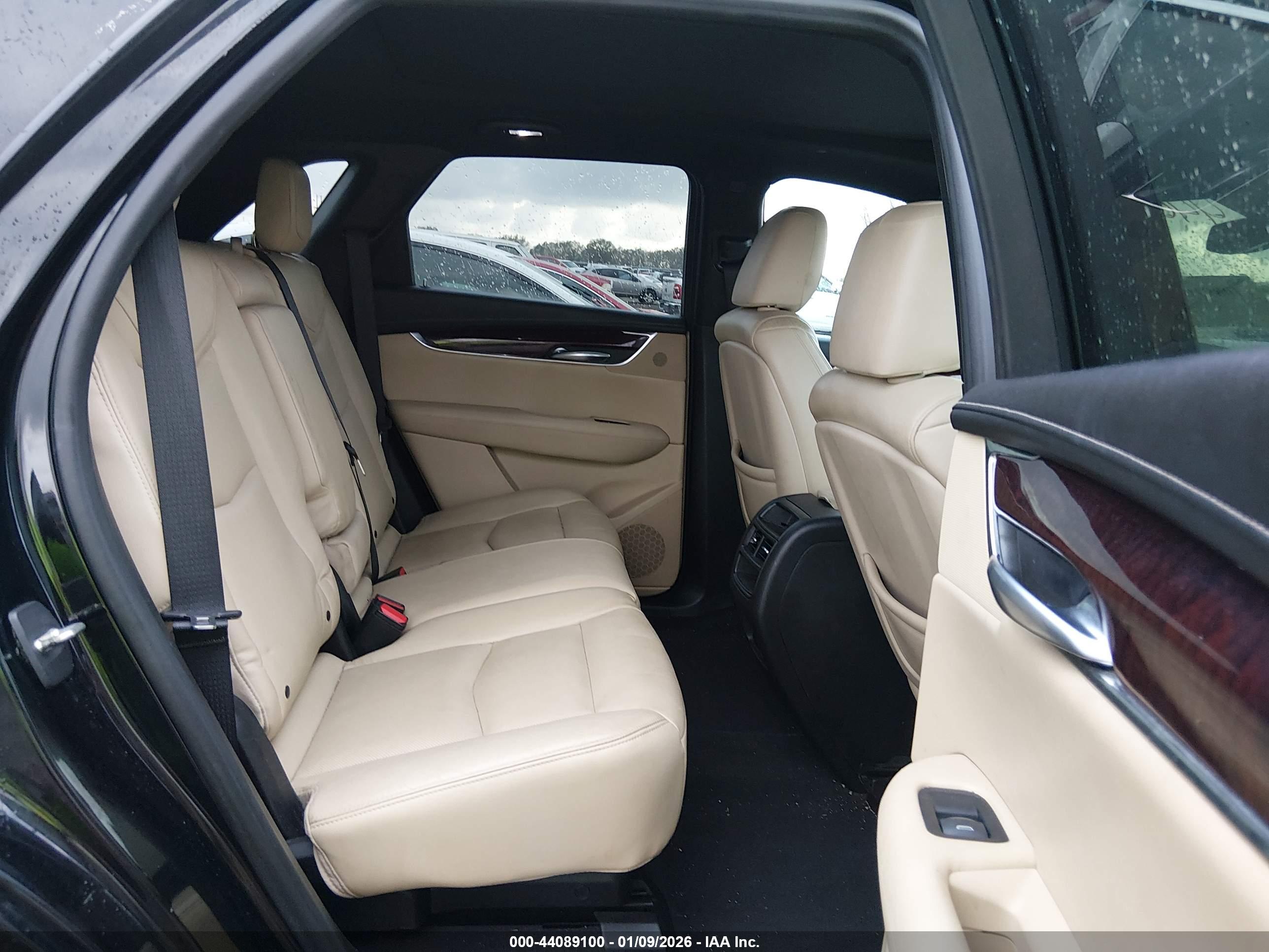 CADILLAC XT5 image 8