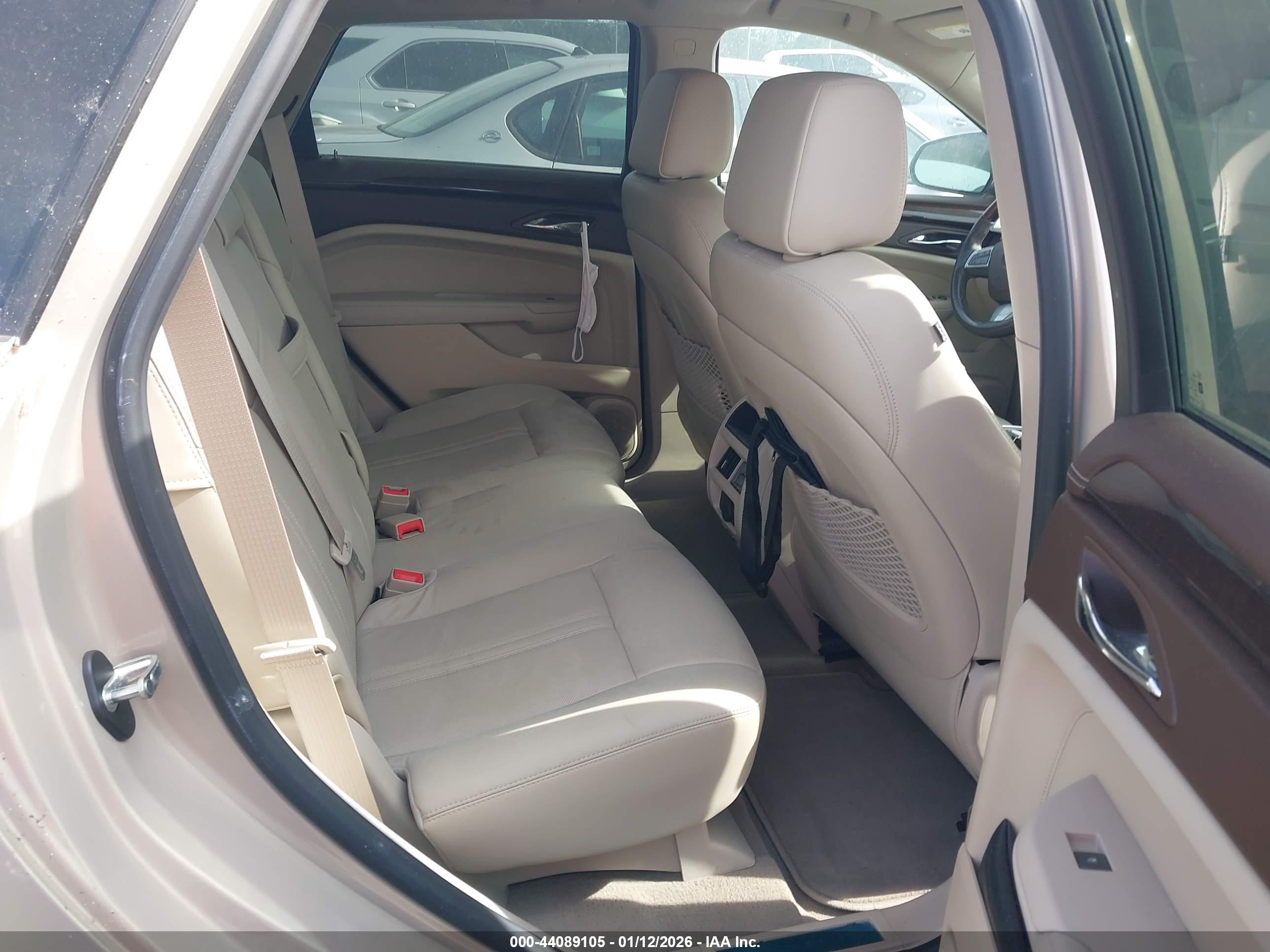 CADILLAC SRX image 8