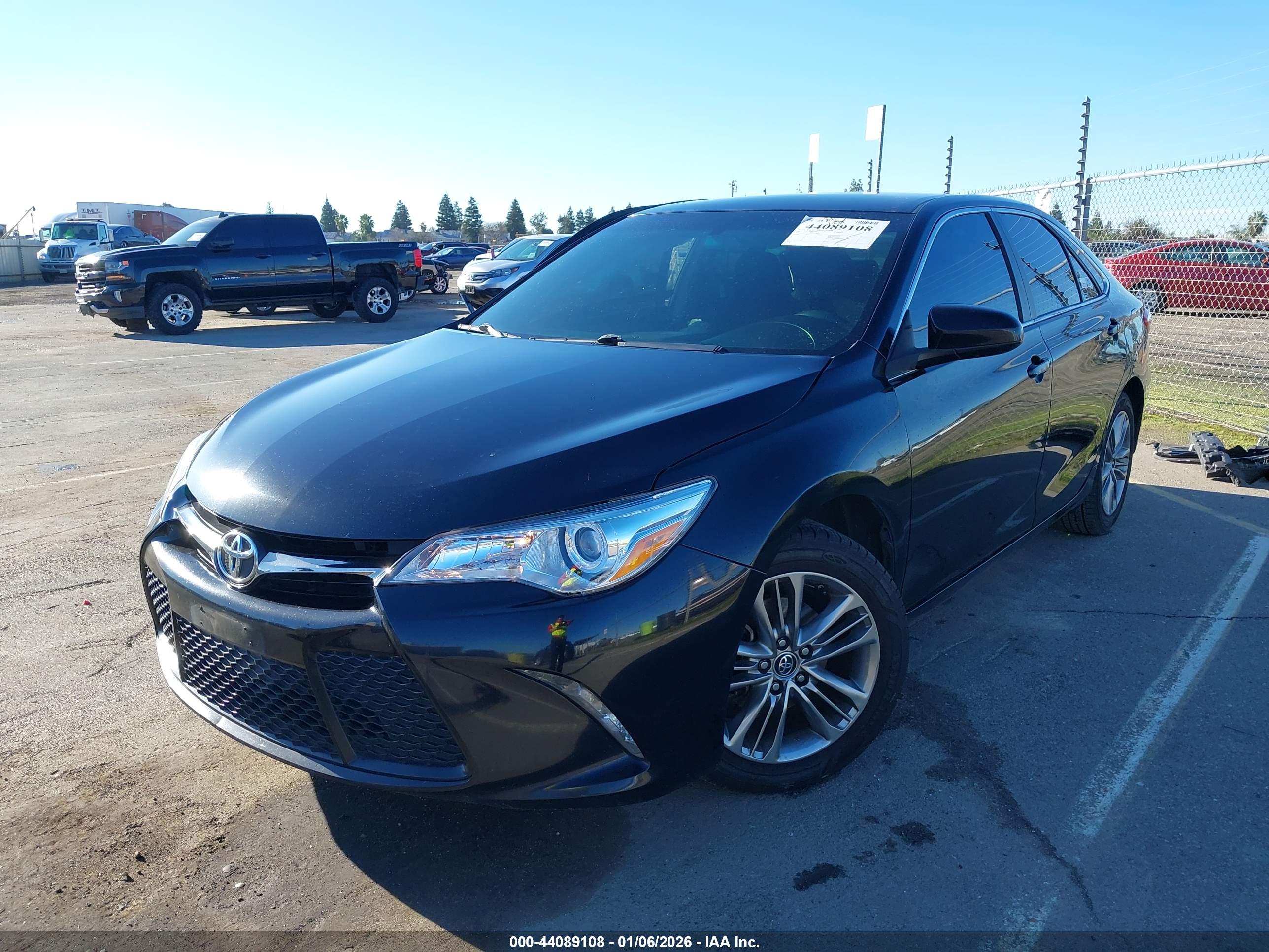 TOYOTA CAMRY image 2